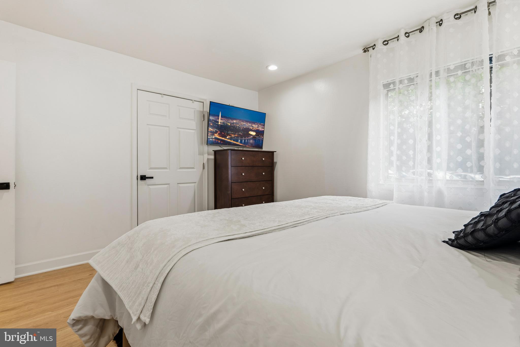 BETHESDA PARK - Residential