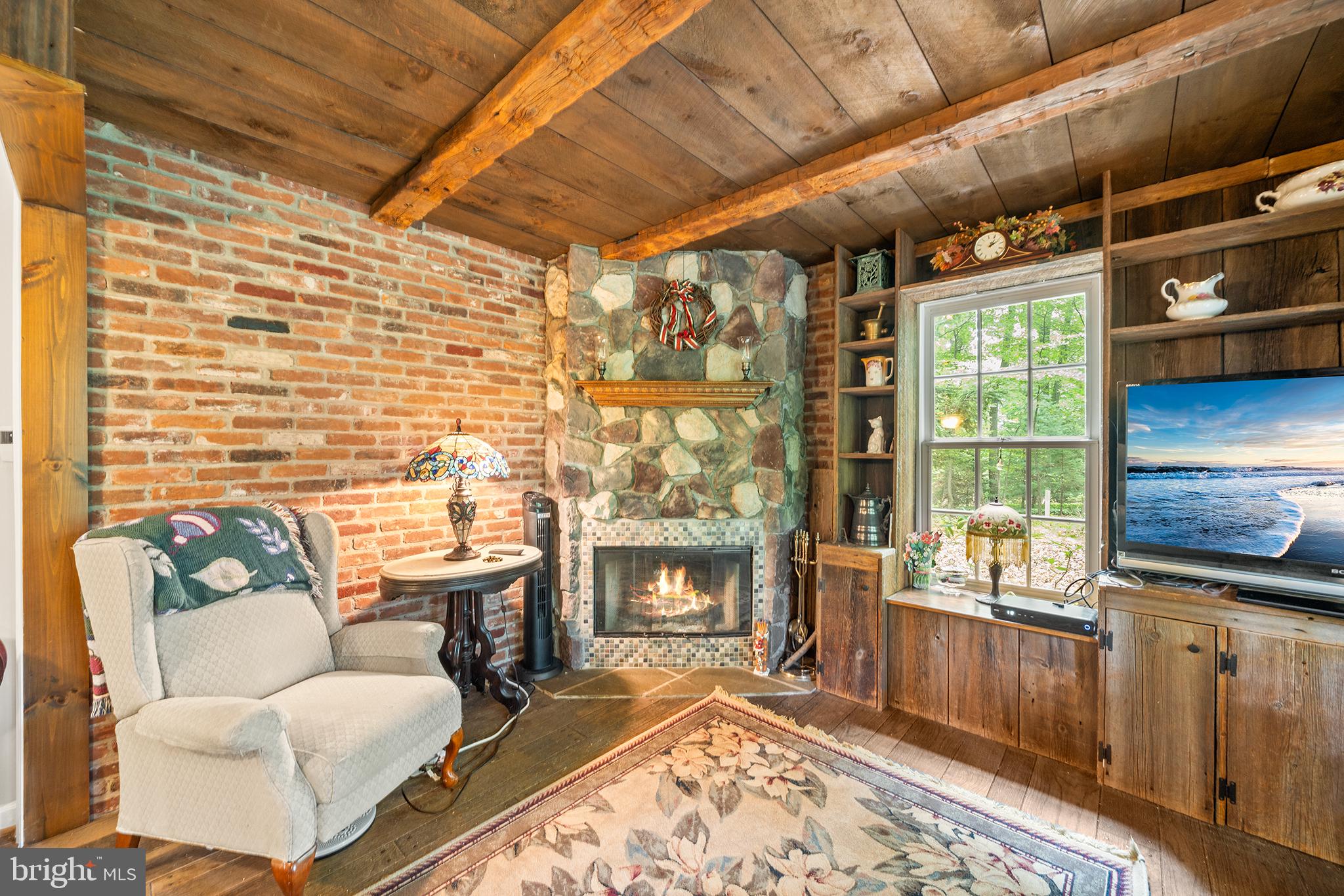 HUNTERS RUN - Residential