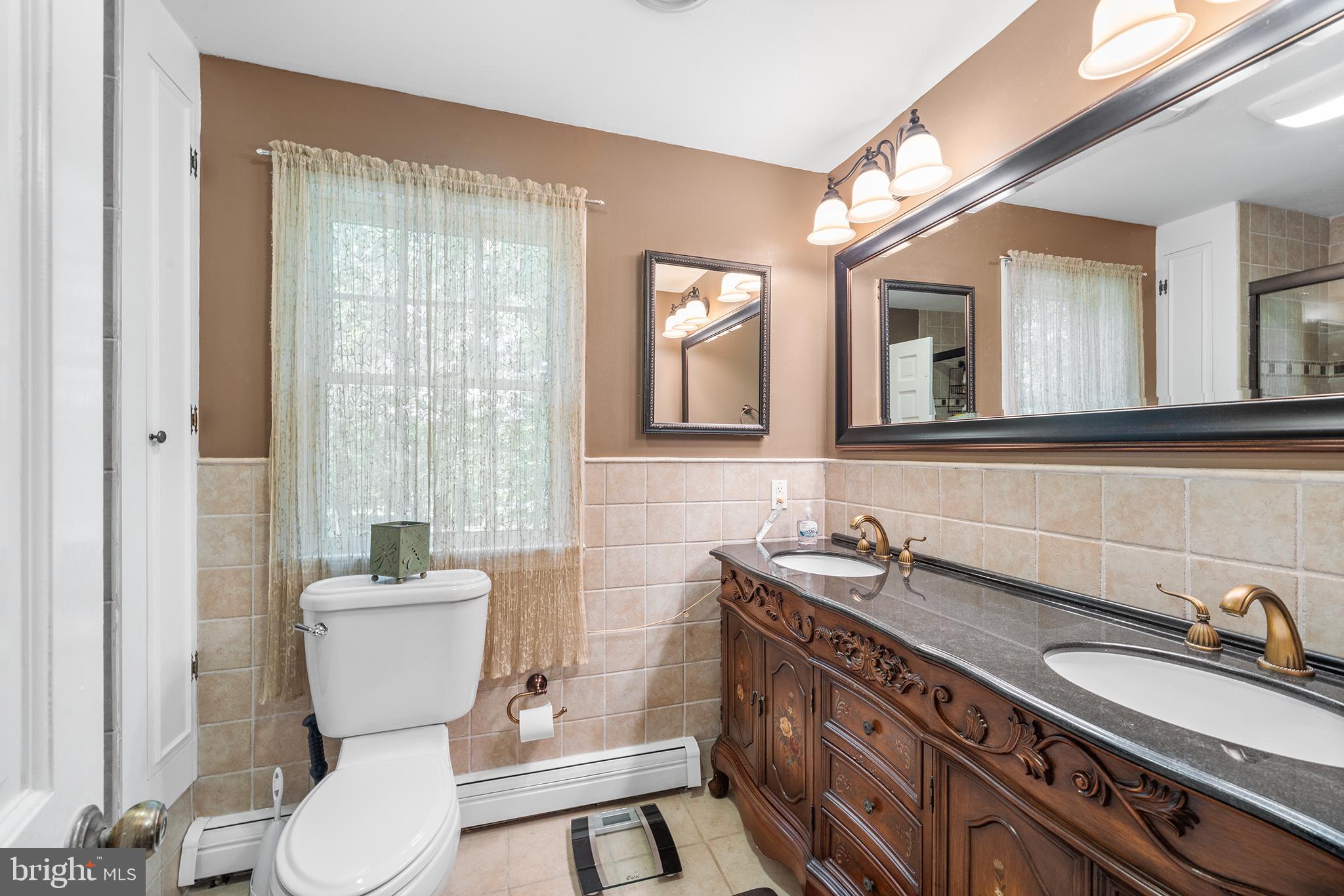 HUNTERS RUN - Residential