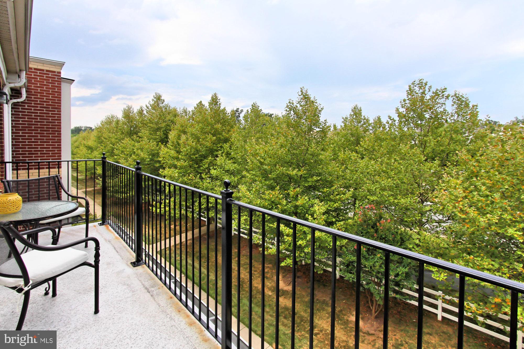 LANSDOWNE TOWN CENTER - Residential