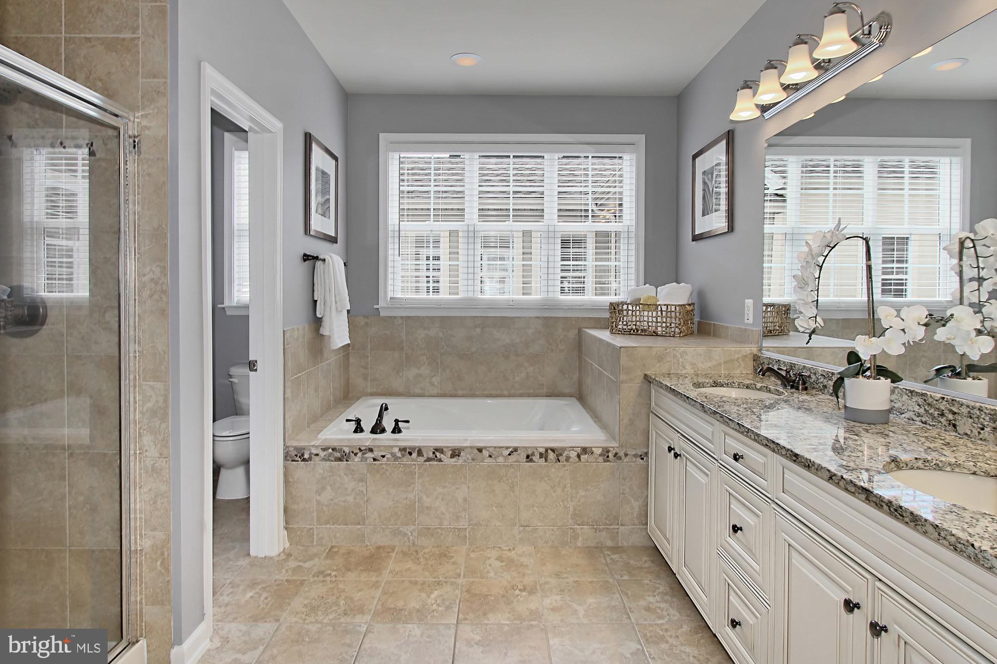 LANSDOWNE TOWN CENTER - Residential