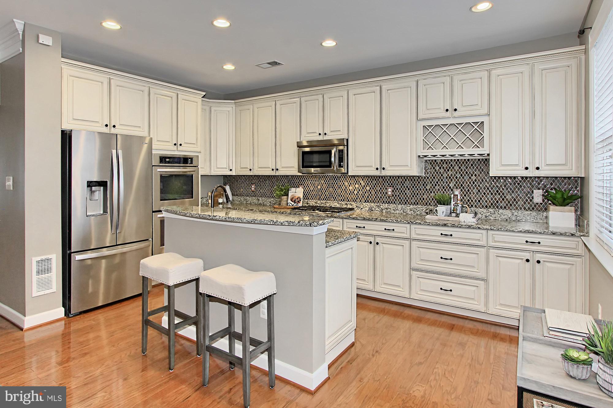 LANSDOWNE TOWN CENTER - Residential