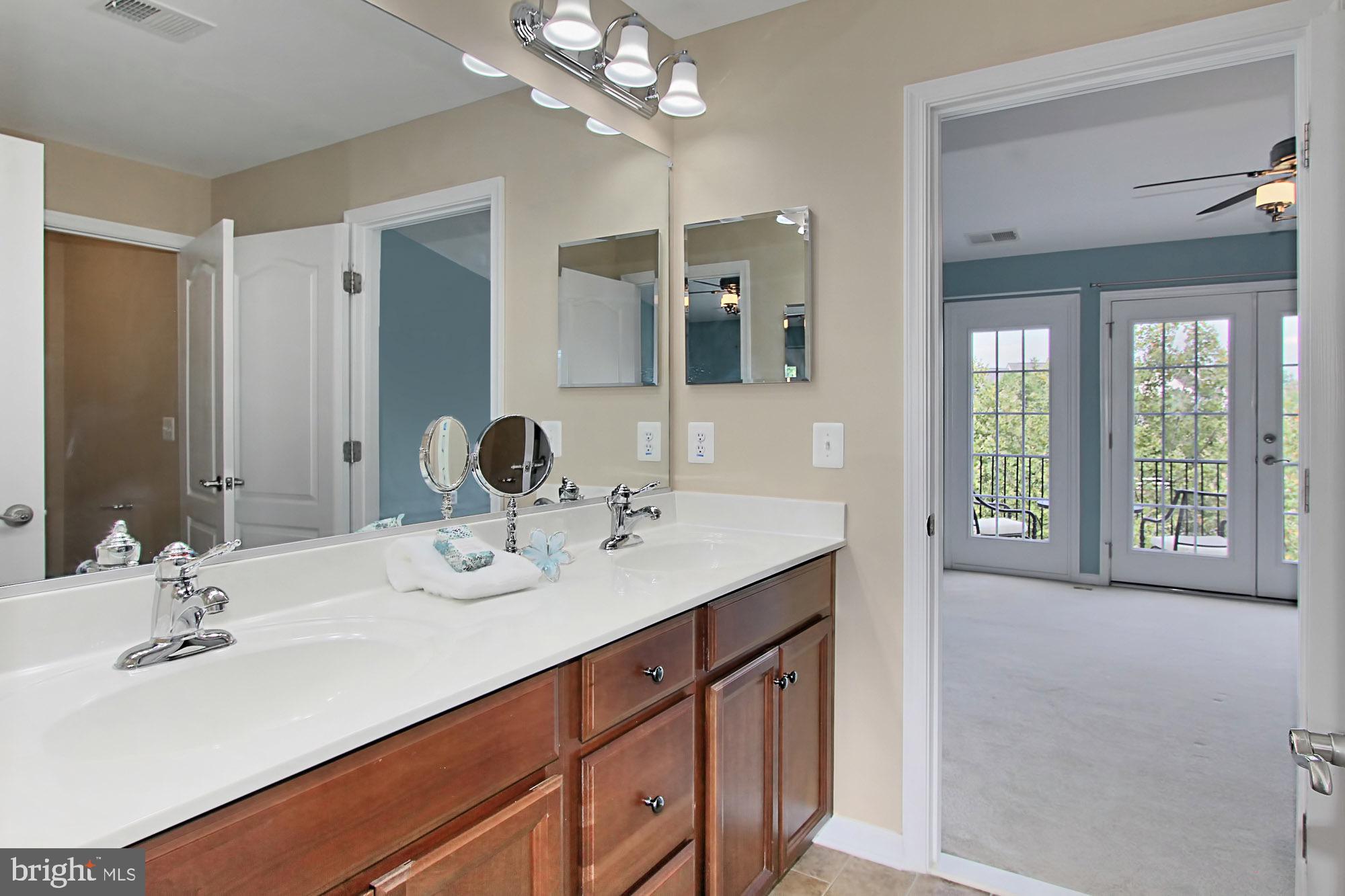 LANSDOWNE TOWN CENTER - Residential