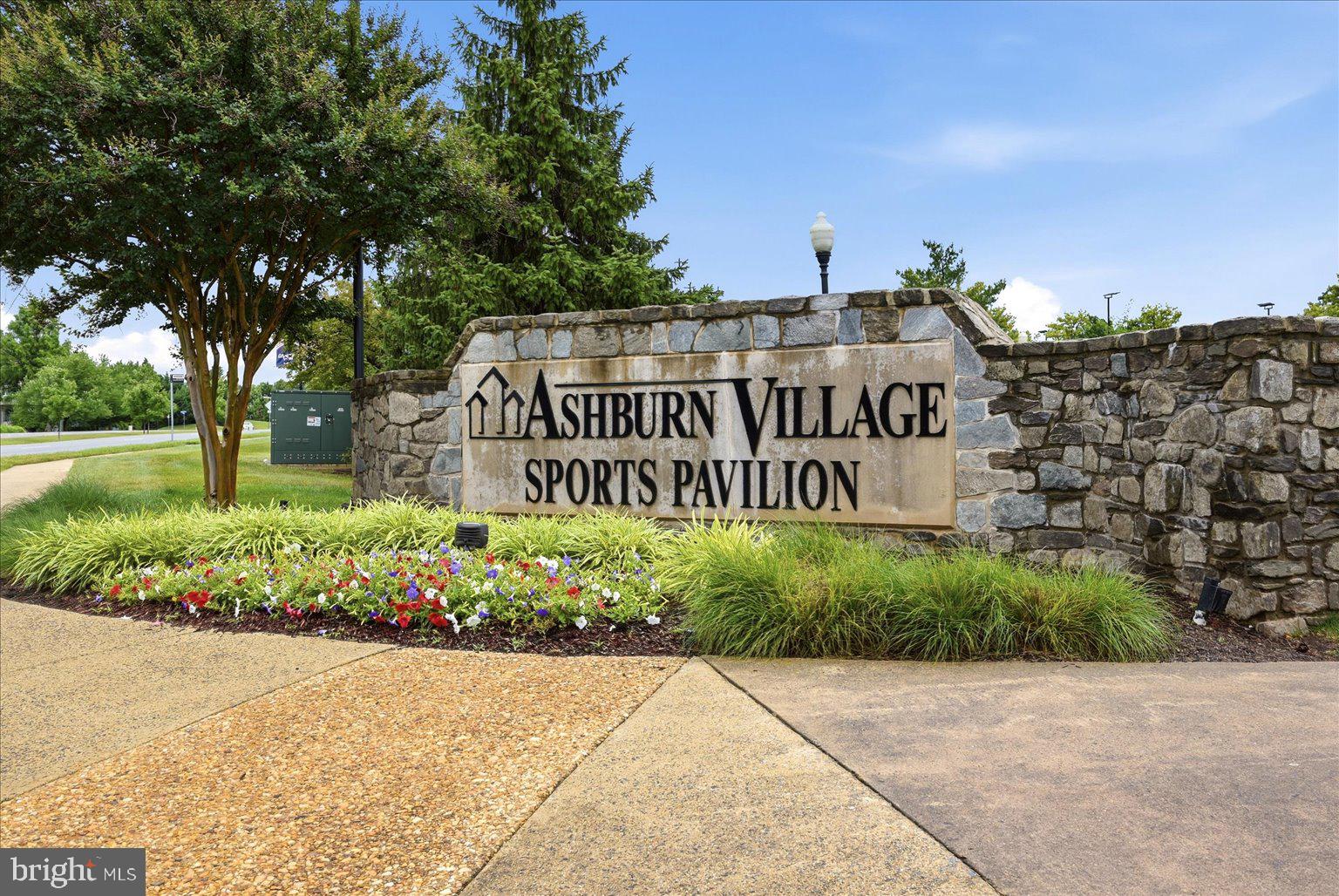 ASHBURN VILLAGE - Residential