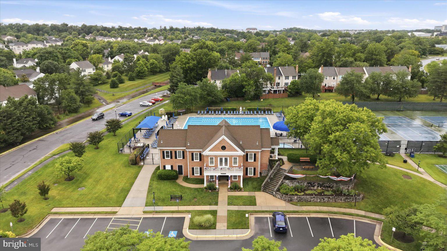 ASHBURN VILLAGE - Residential