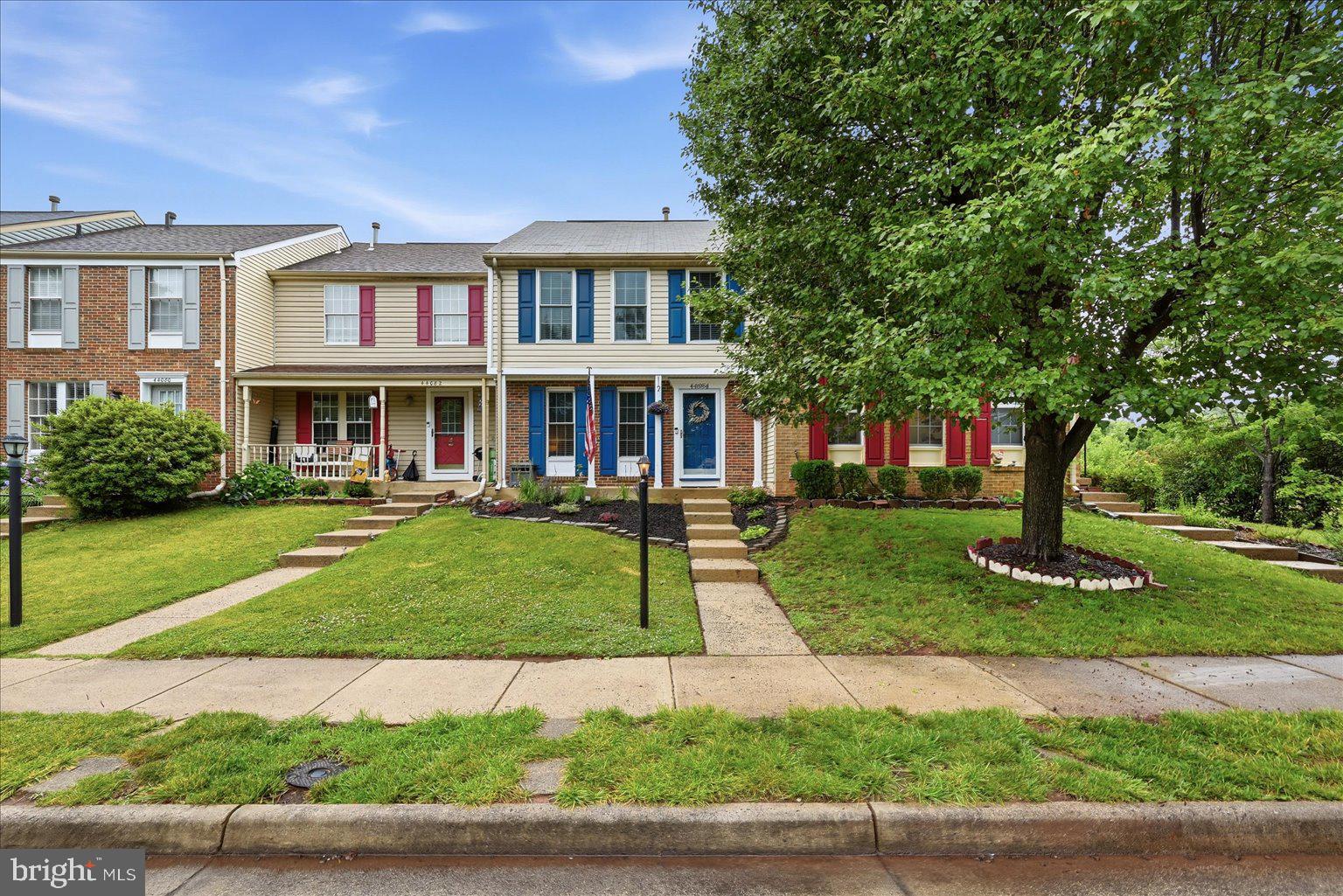 ASHBURN VILLAGE - Residential