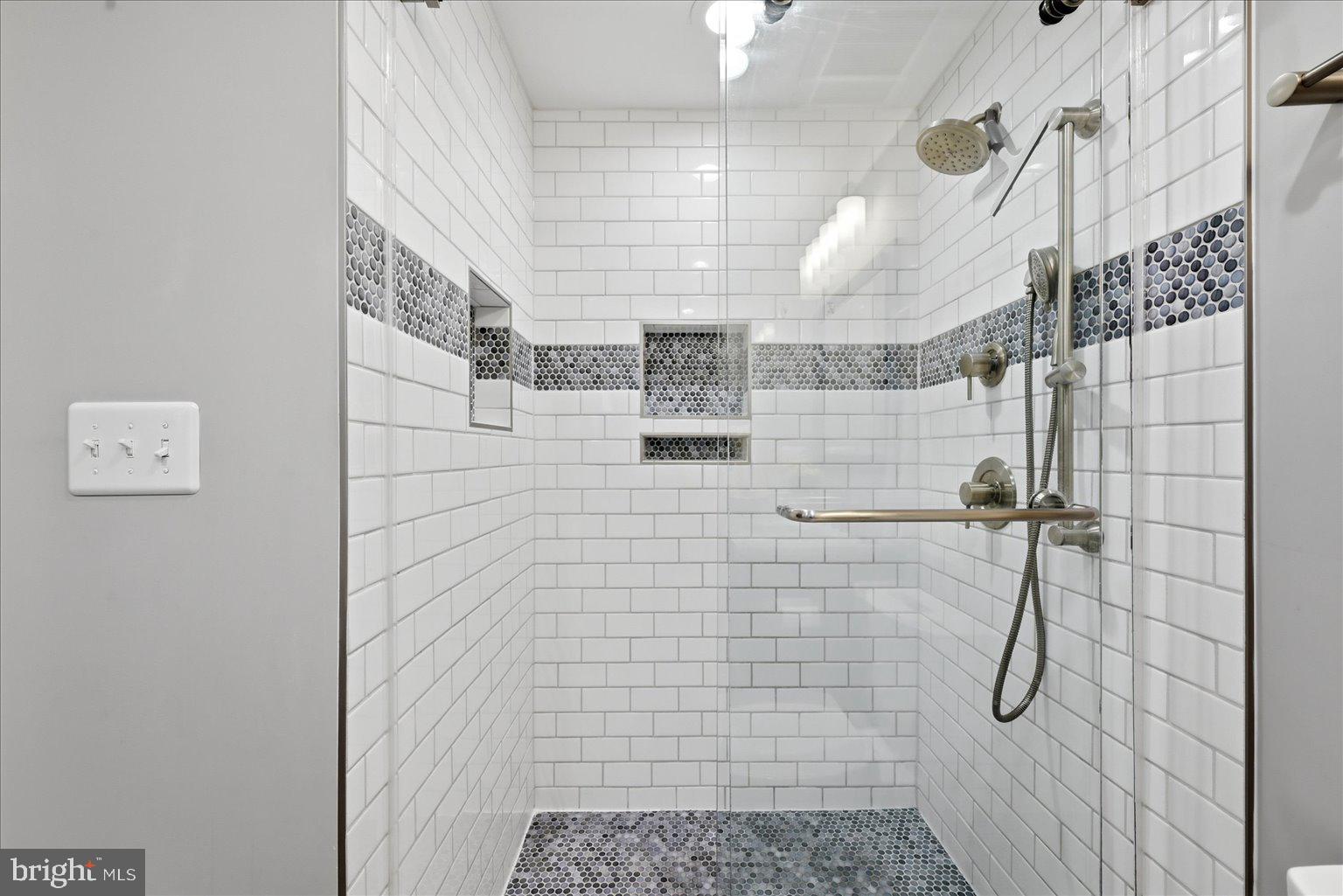 ASHBURN VILLAGE - Residential
