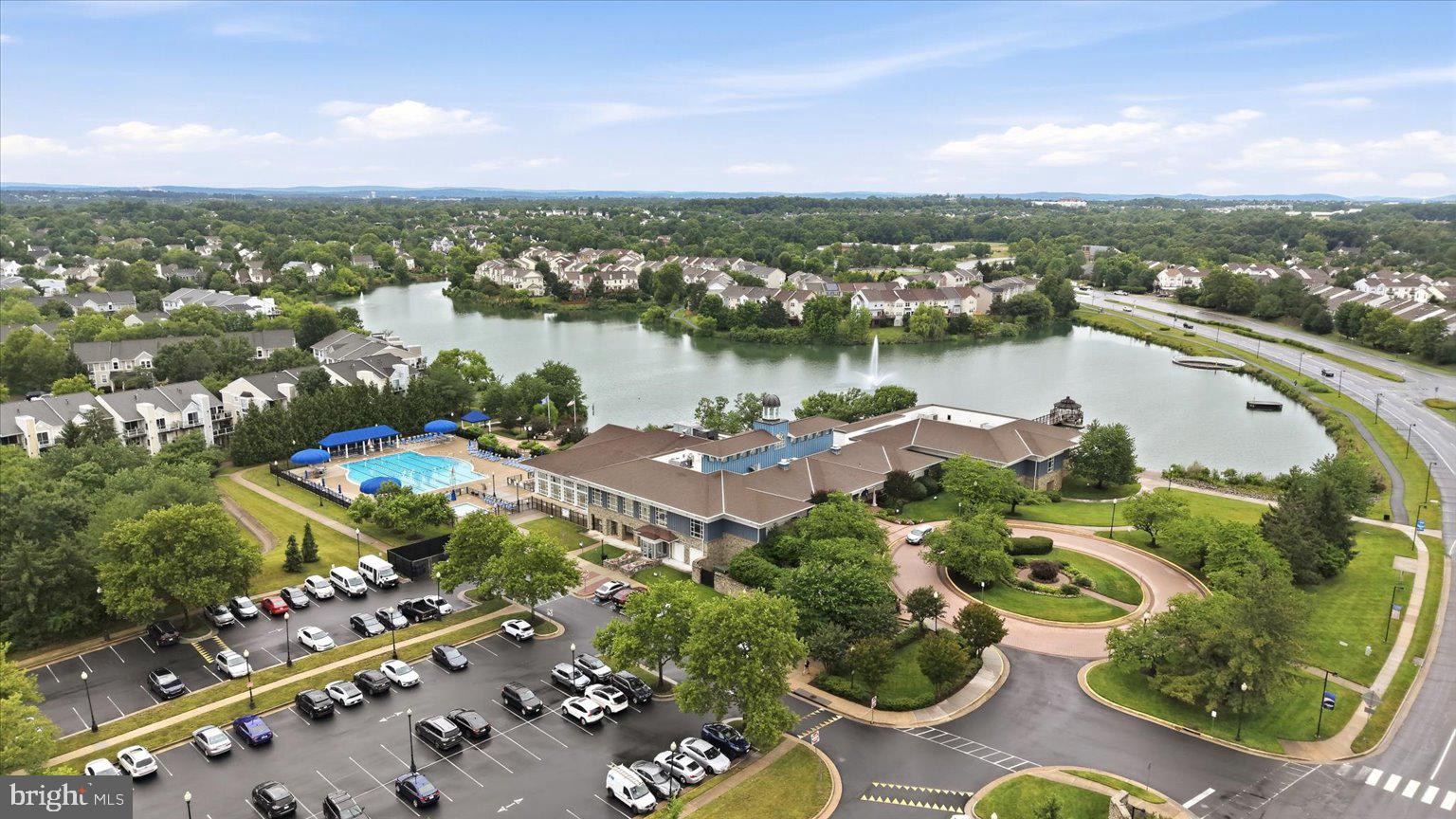 ASHBURN VILLAGE - Residential