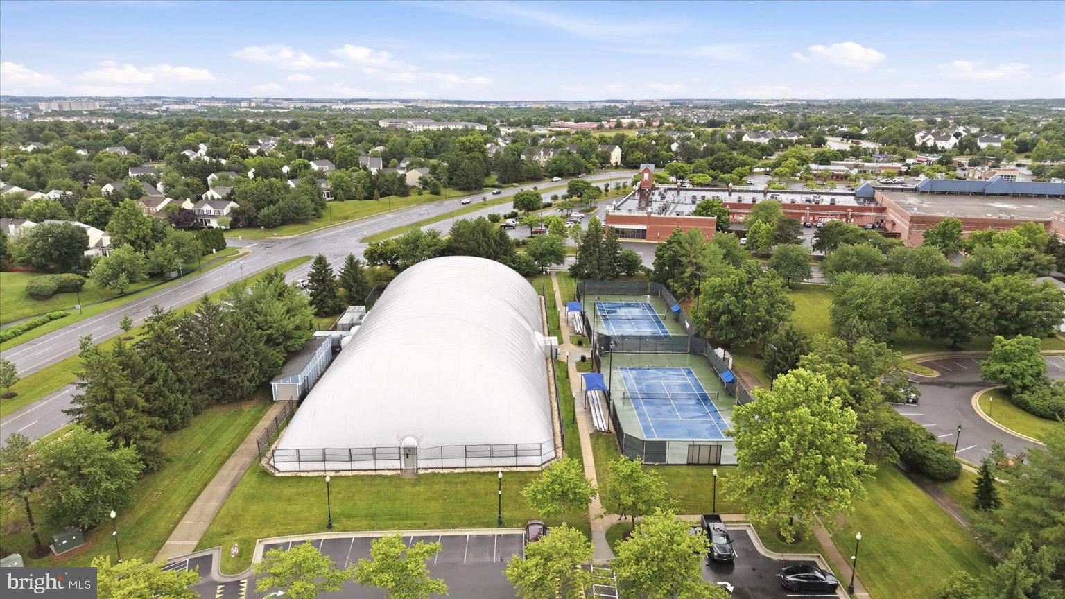 ASHBURN VILLAGE - Residential