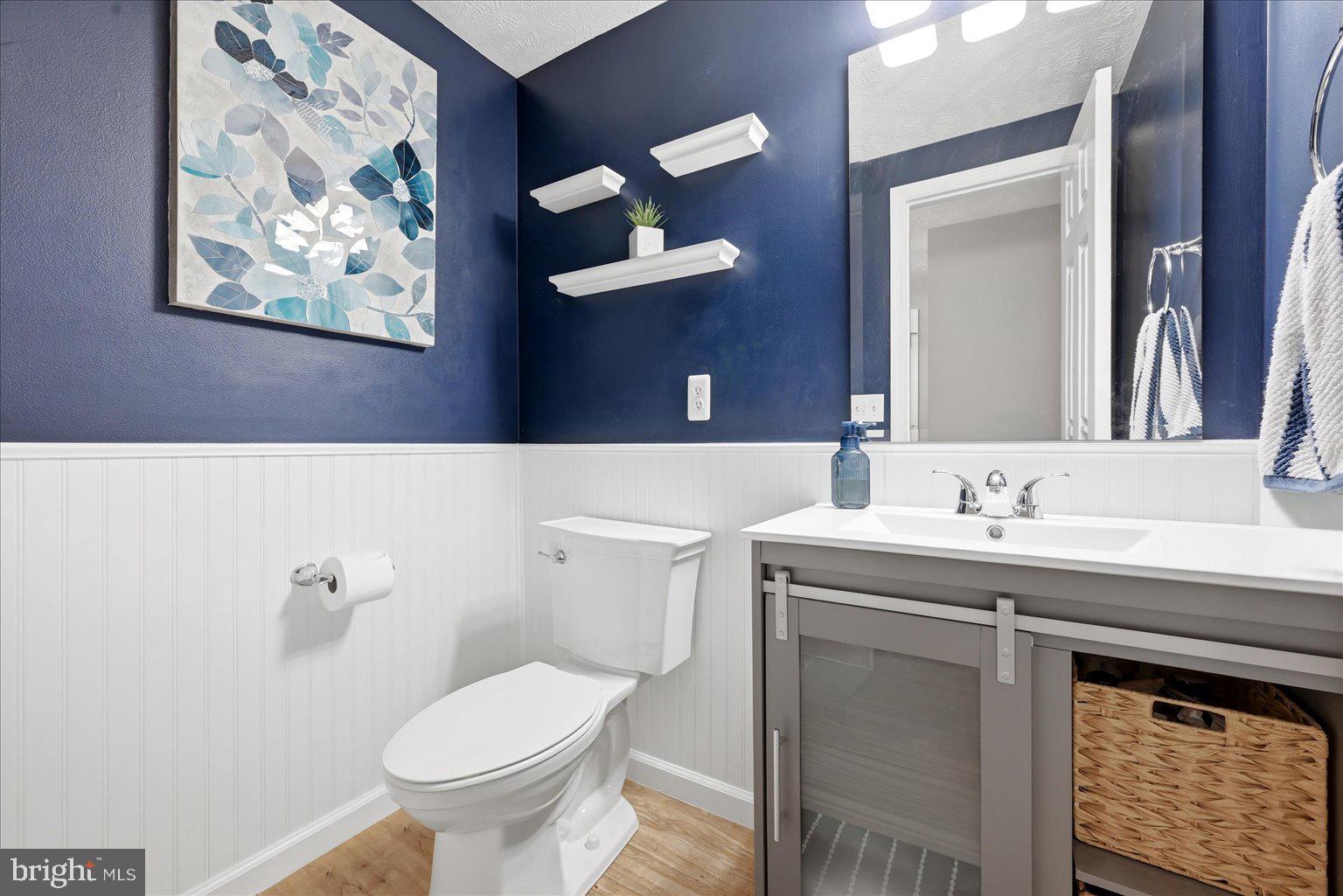 ASHBURN VILLAGE - Residential
