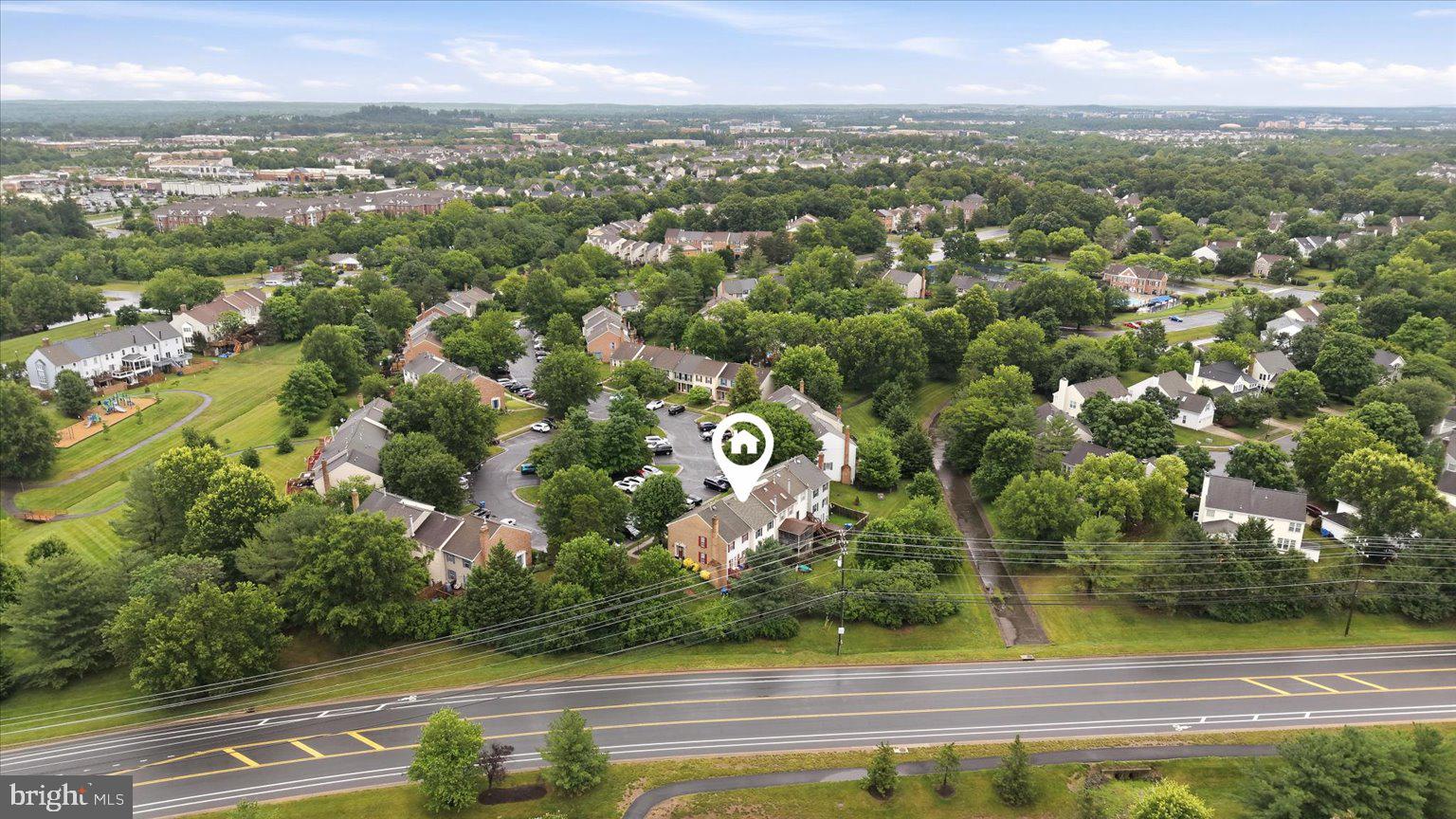 ASHBURN VILLAGE - Residential