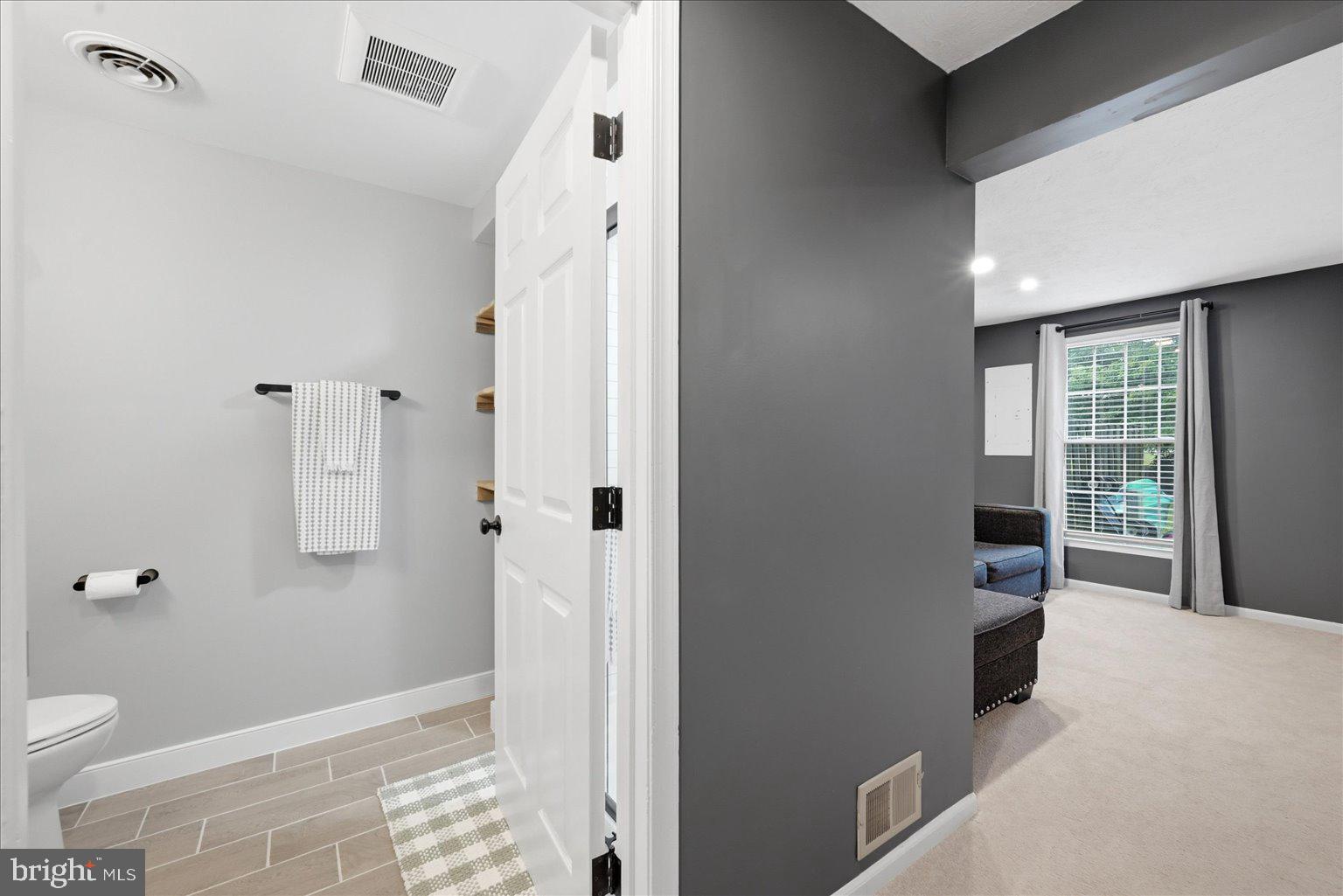 ASHBURN VILLAGE - Residential