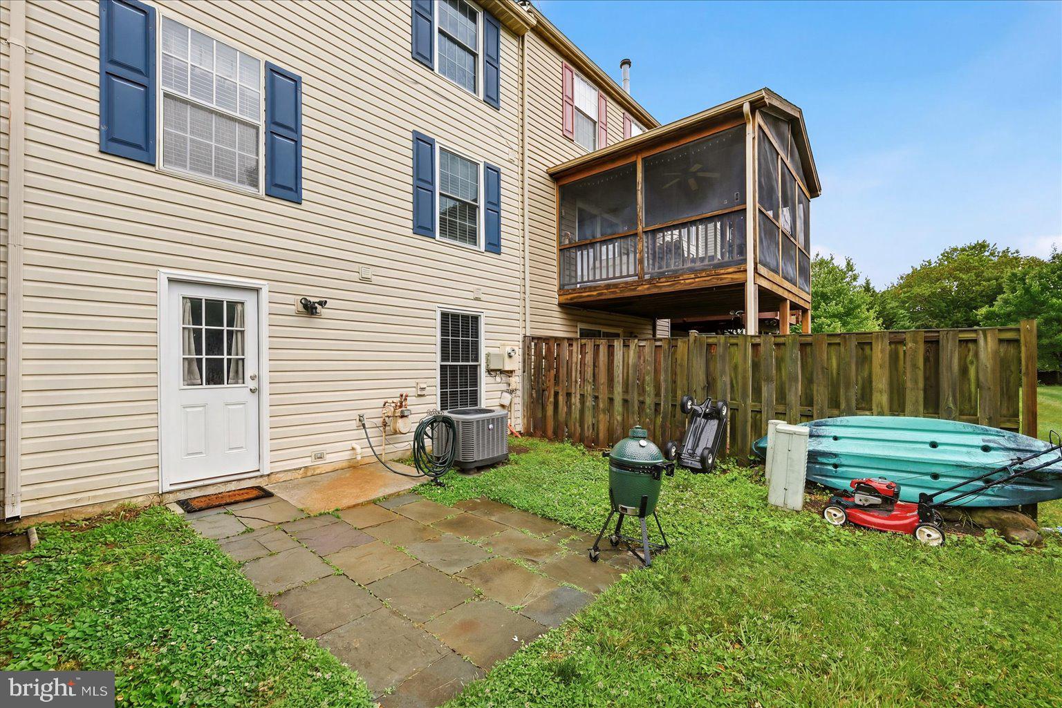 ASHBURN VILLAGE - Residential