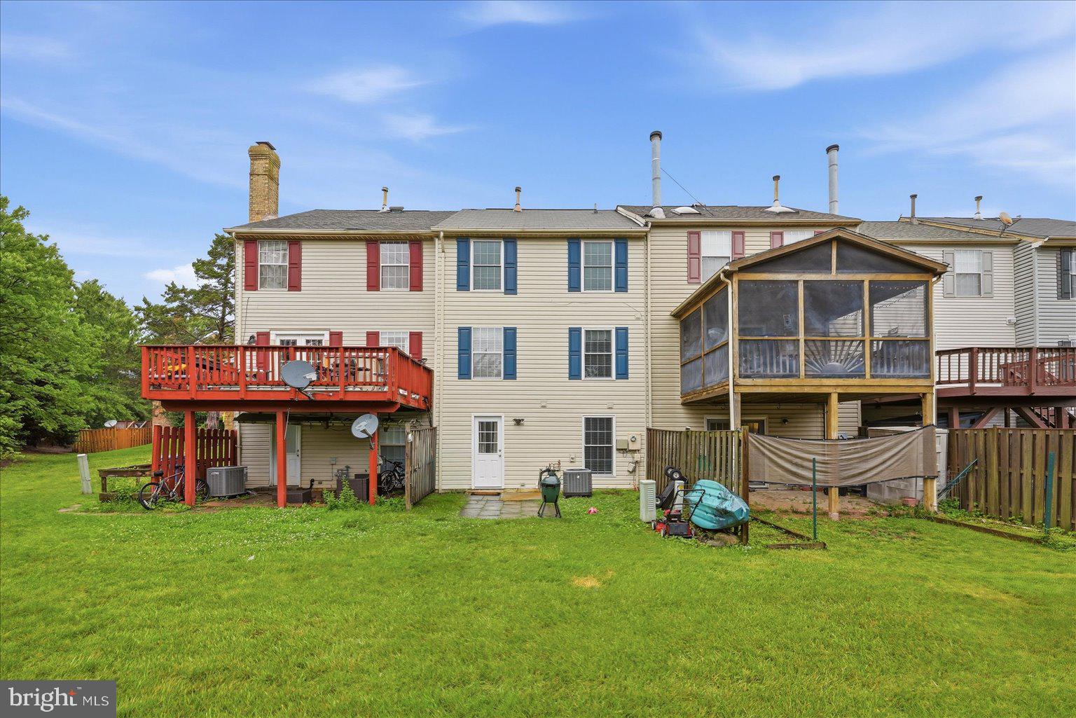ASHBURN VILLAGE - Residential