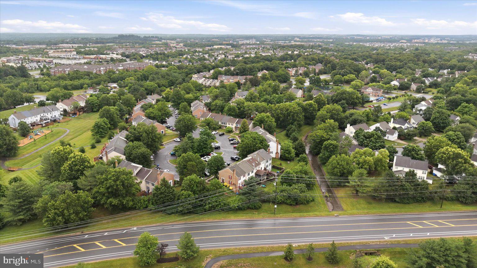 ASHBURN VILLAGE - Residential