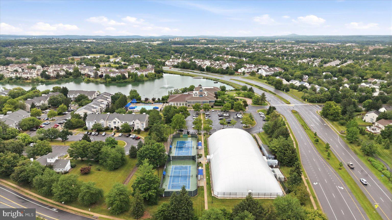 ASHBURN VILLAGE - Residential