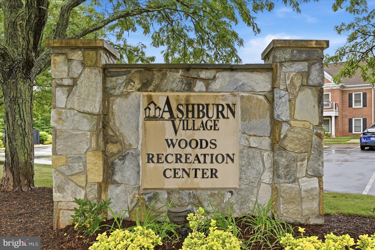 ASHBURN VILLAGE - Residential
