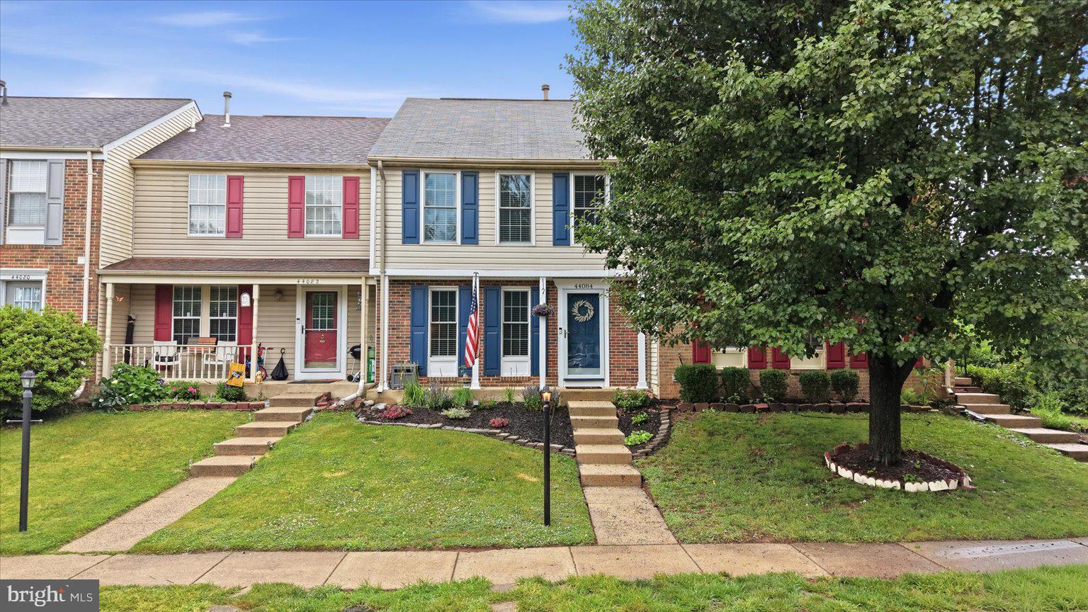 ASHBURN VILLAGE - Residential