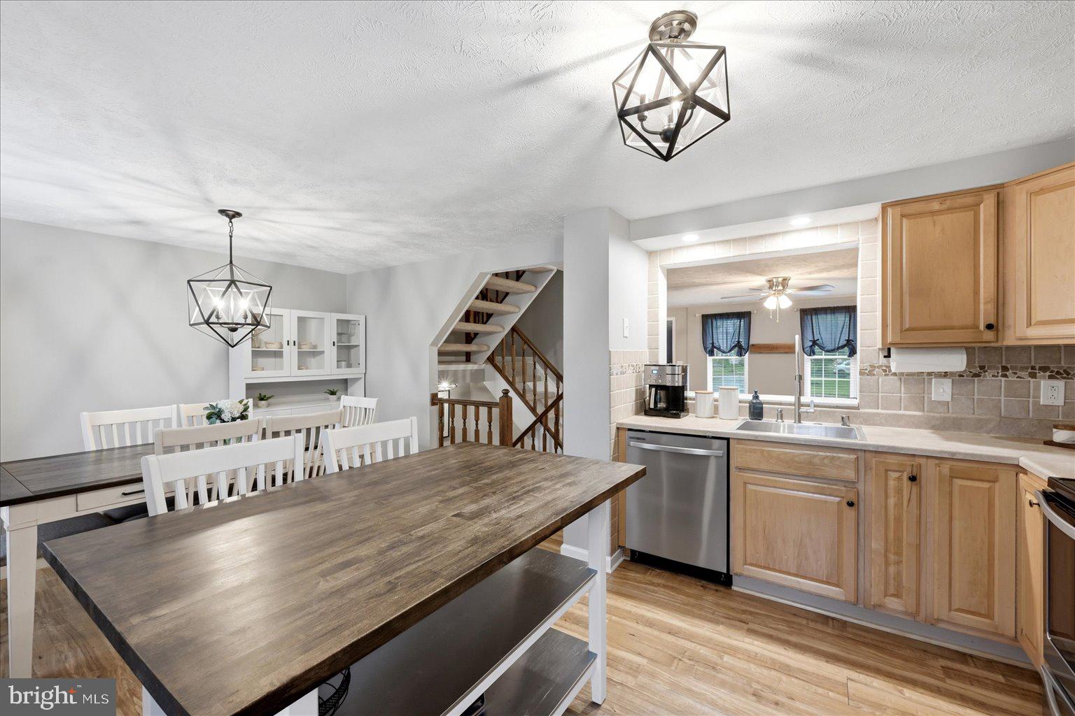 ASHBURN VILLAGE - Residential