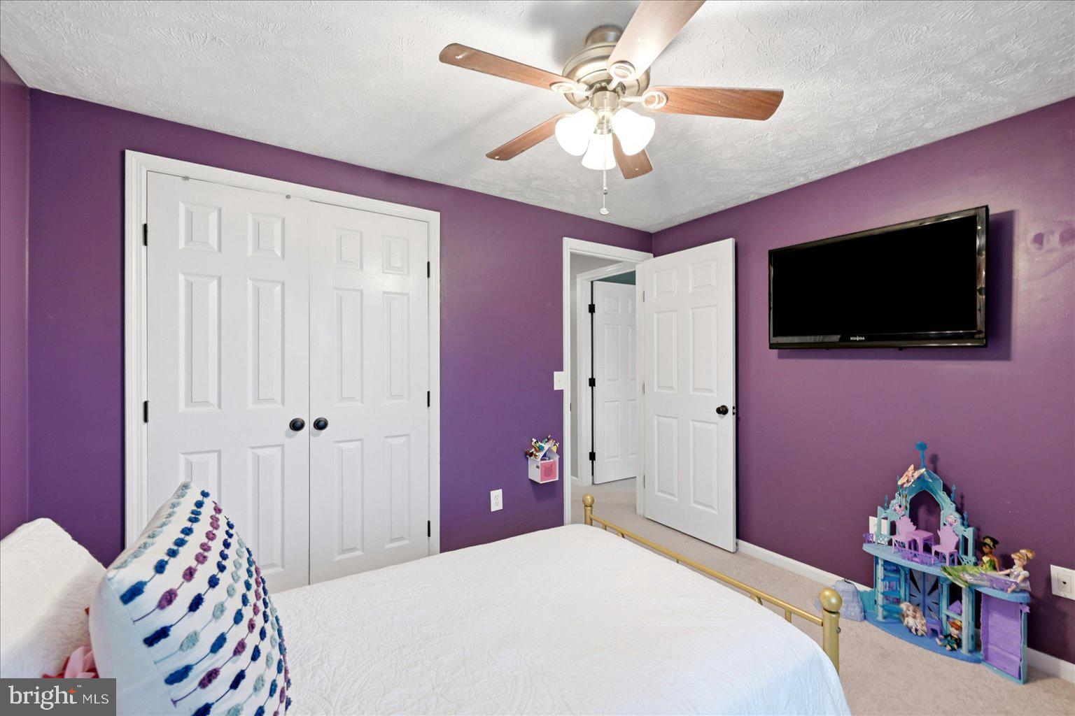 ASHBURN VILLAGE - Residential