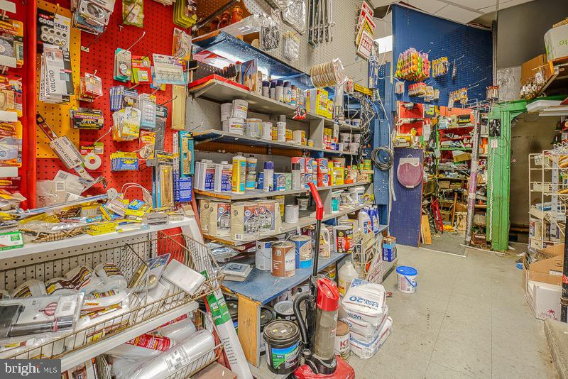 WYNNEFIELD - Commercial Sale