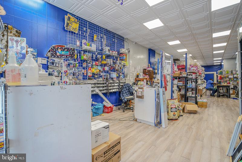 WYNNEFIELD - Commercial Sale