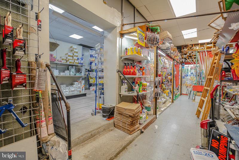 WYNNEFIELD - Commercial Sale