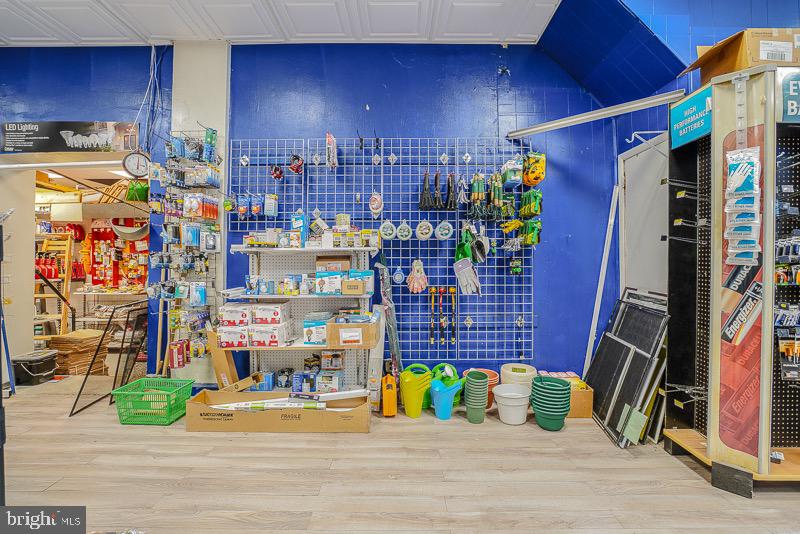 WYNNEFIELD - Commercial Sale
