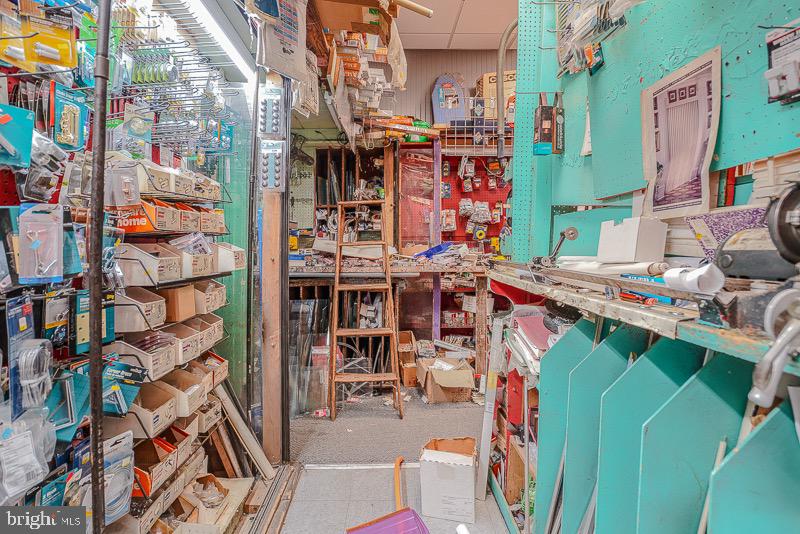 WYNNEFIELD - Commercial Sale