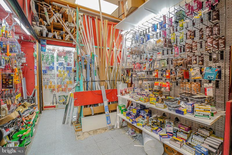 WYNNEFIELD - Commercial Sale