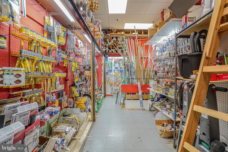 WYNNEFIELD - Commercial Sale