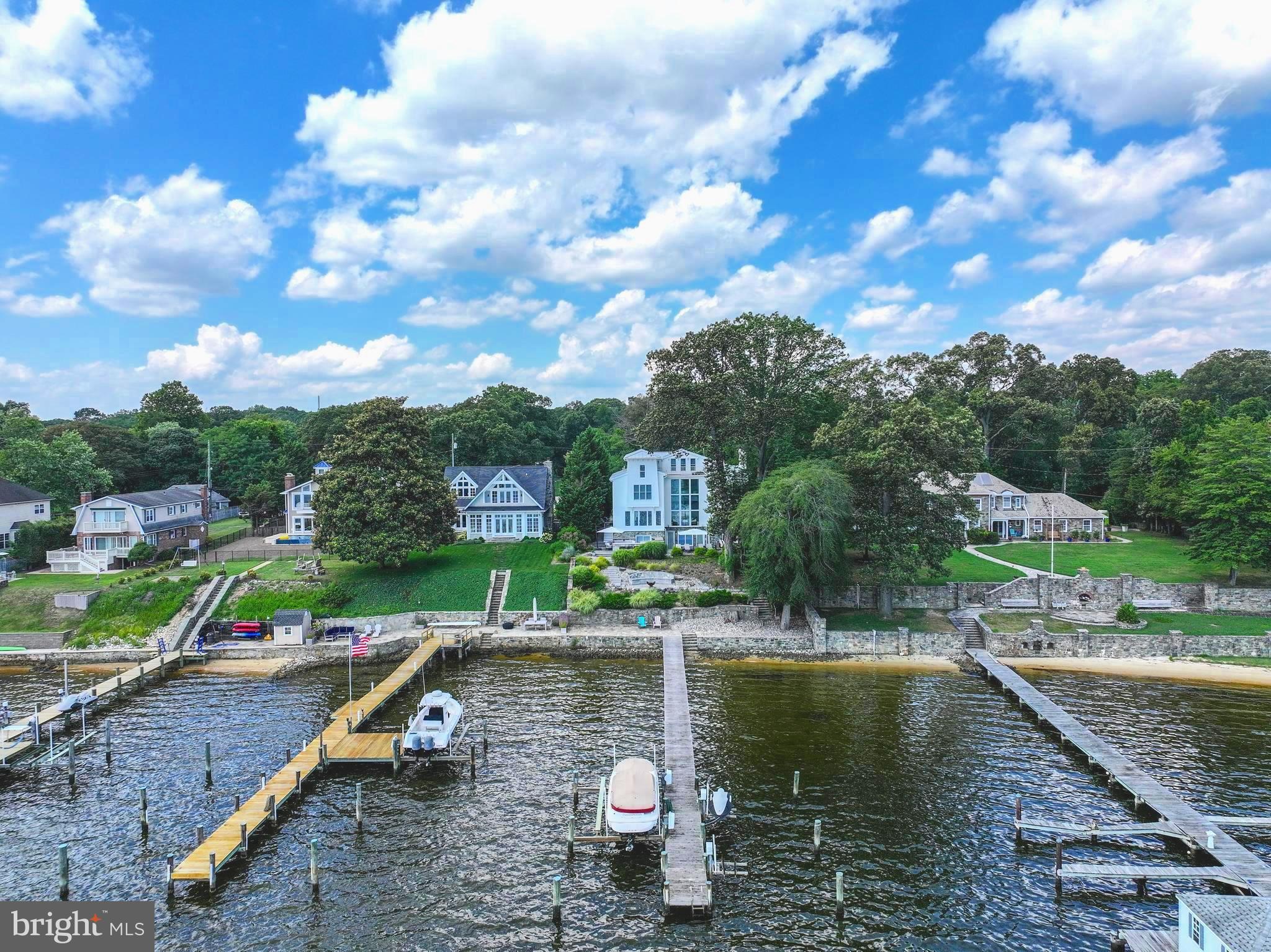 LAKE SHORE - Residential
