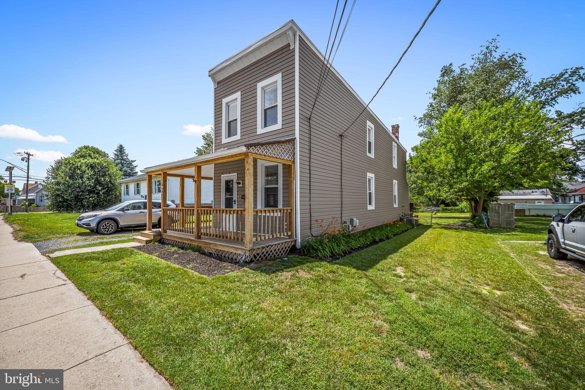 WOODWARD SQUARE - Residential