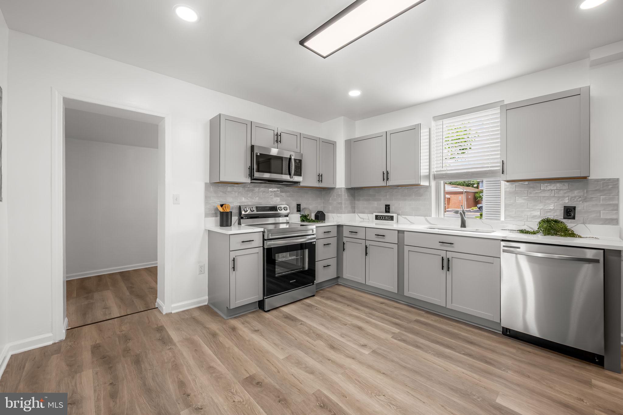 WOODWARD SQUARE - Residential