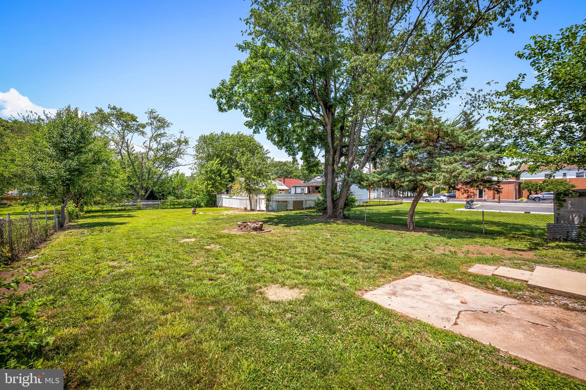 WOODWARD SQUARE - Residential