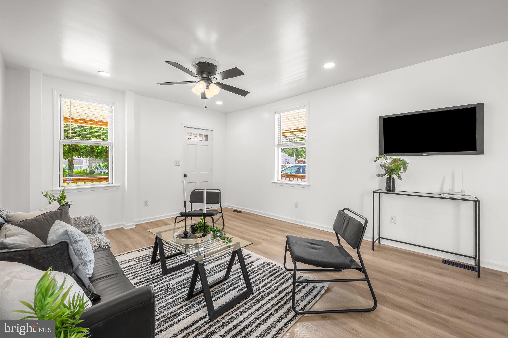 WOODWARD SQUARE - Residential