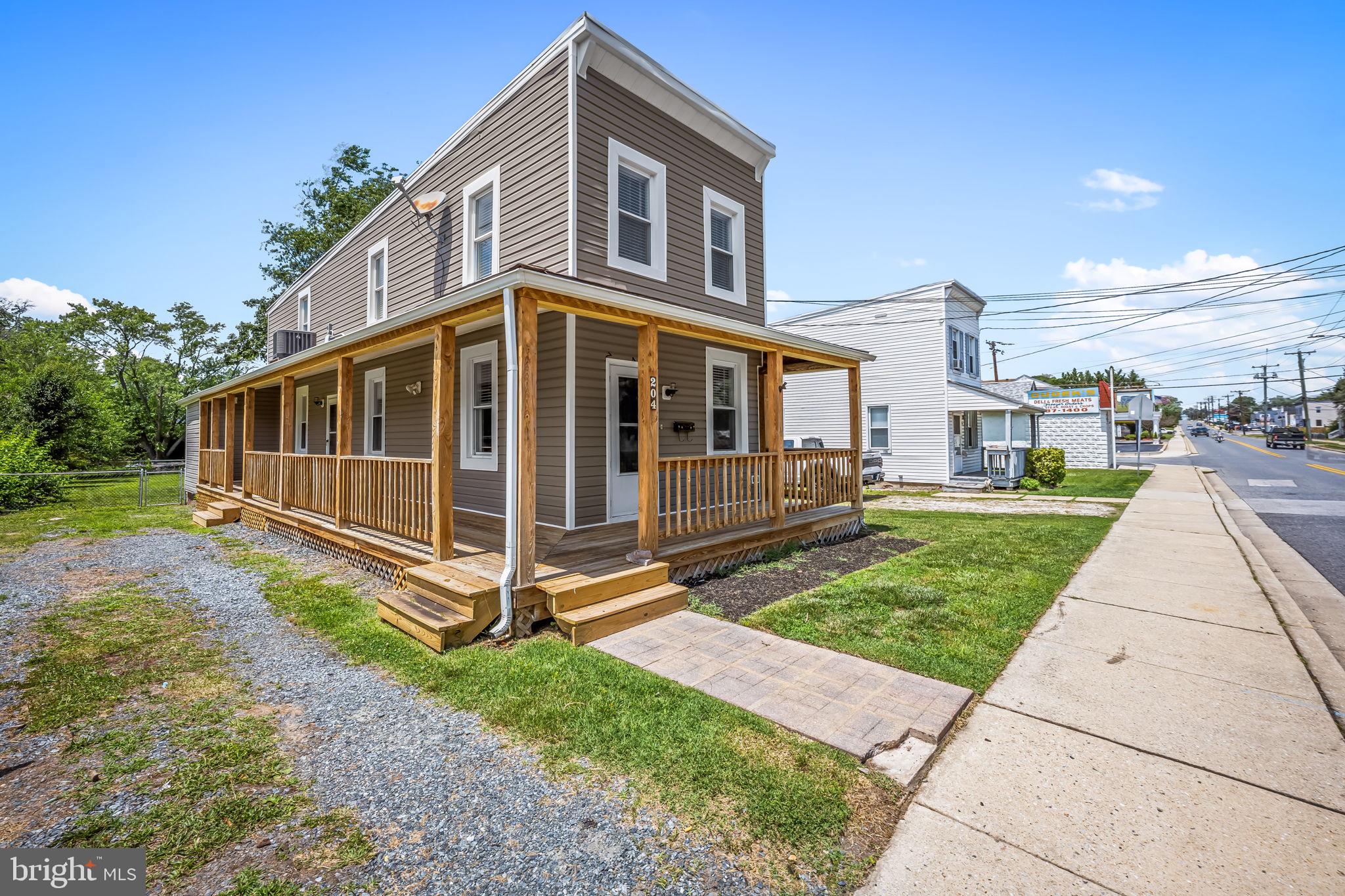 WOODWARD SQUARE - Residential