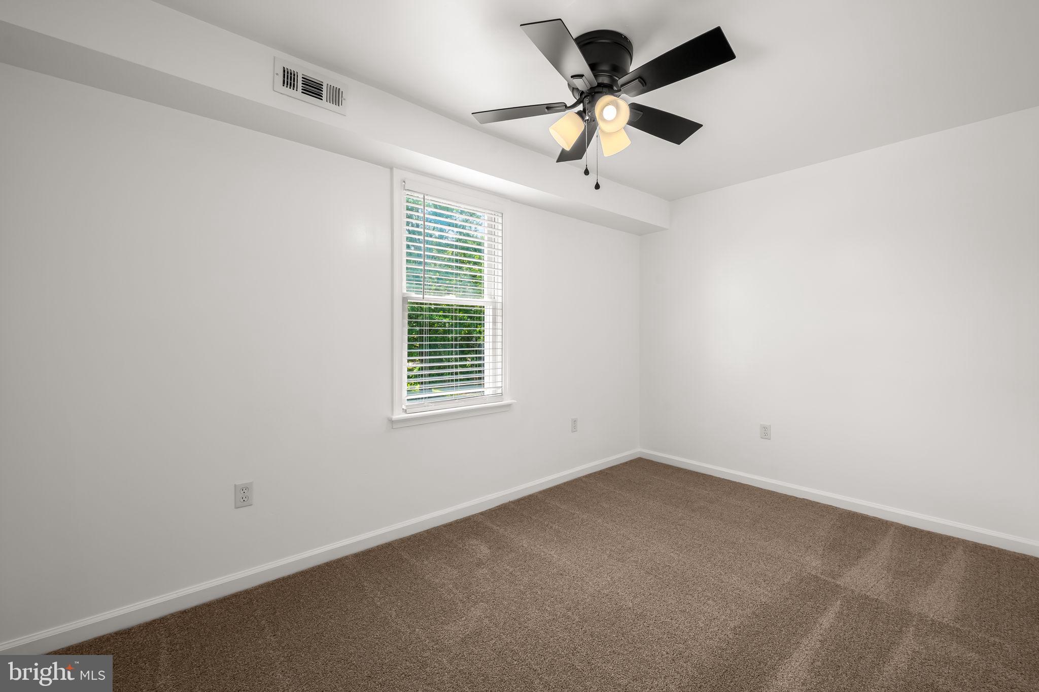 WOODWARD SQUARE - Residential