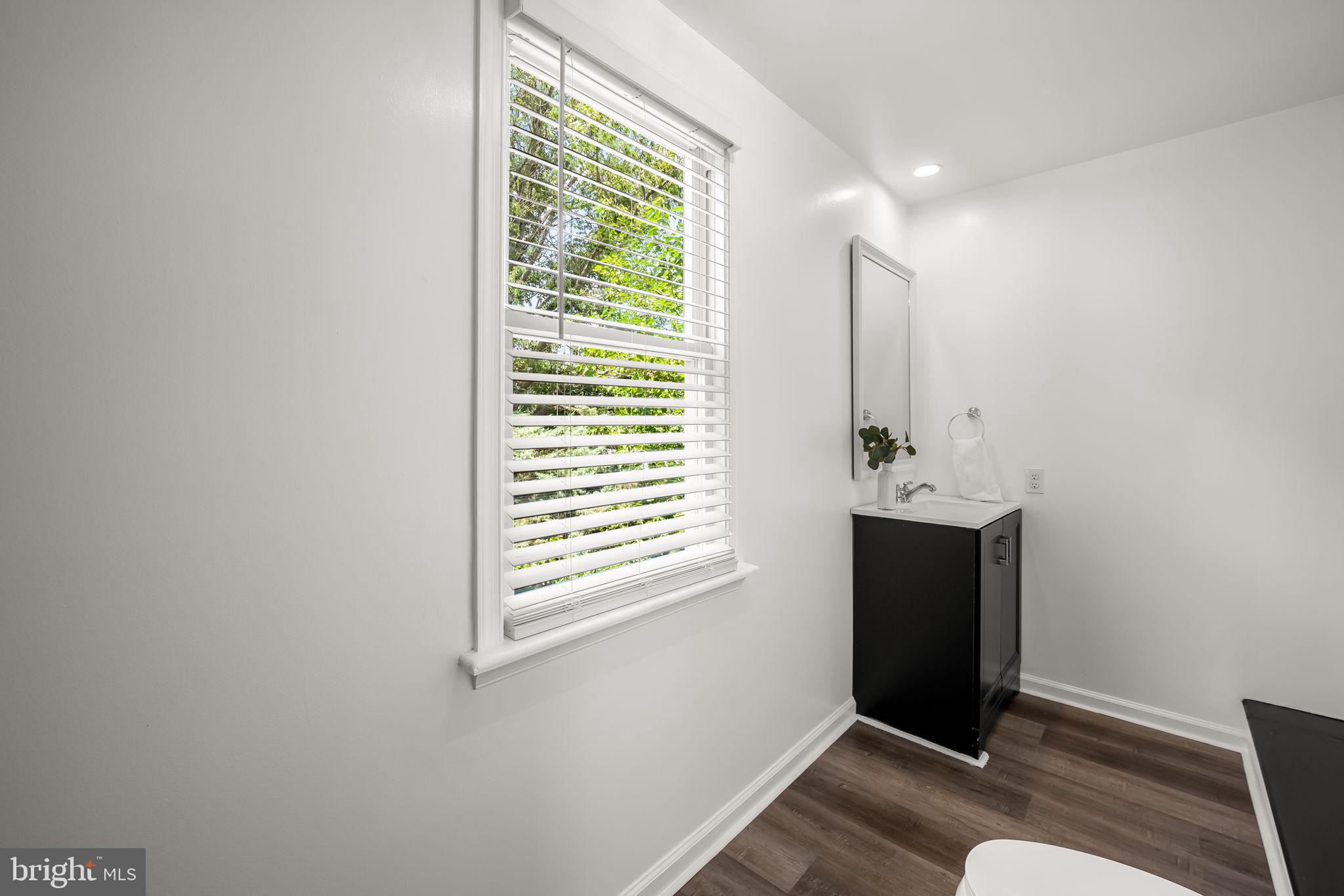 WOODWARD SQUARE - Residential