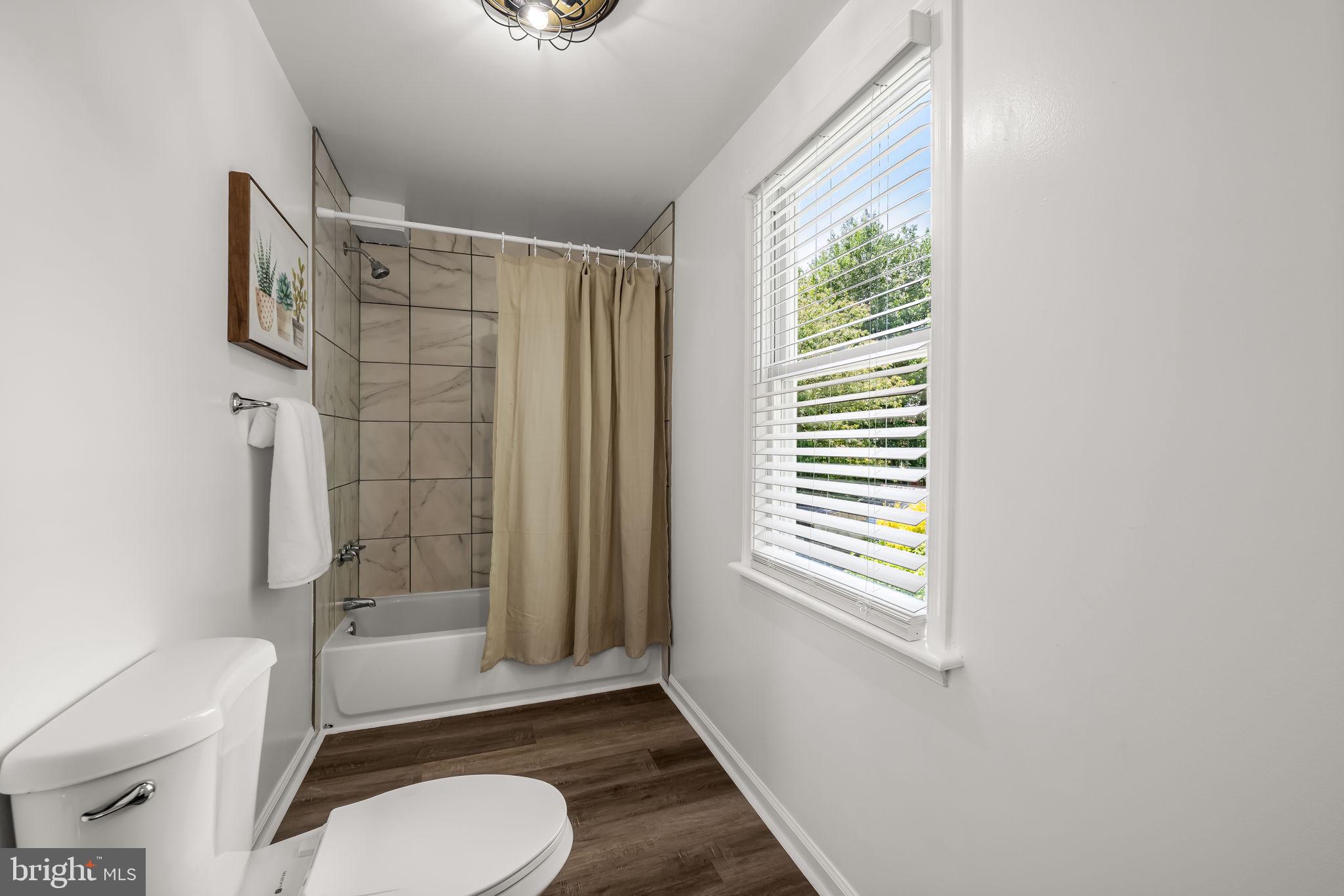 WOODWARD SQUARE - Residential