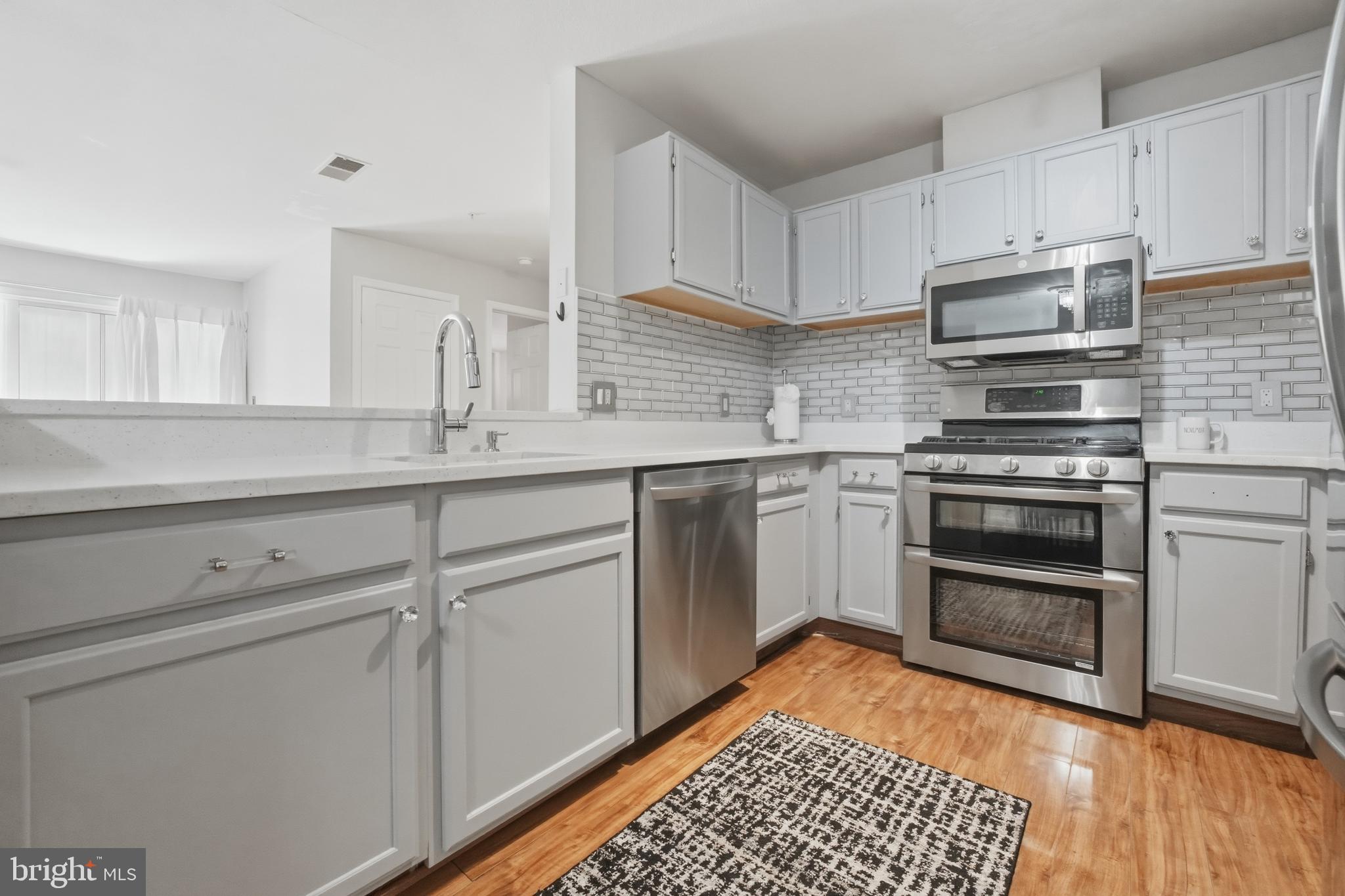 RUSSETT - Residential