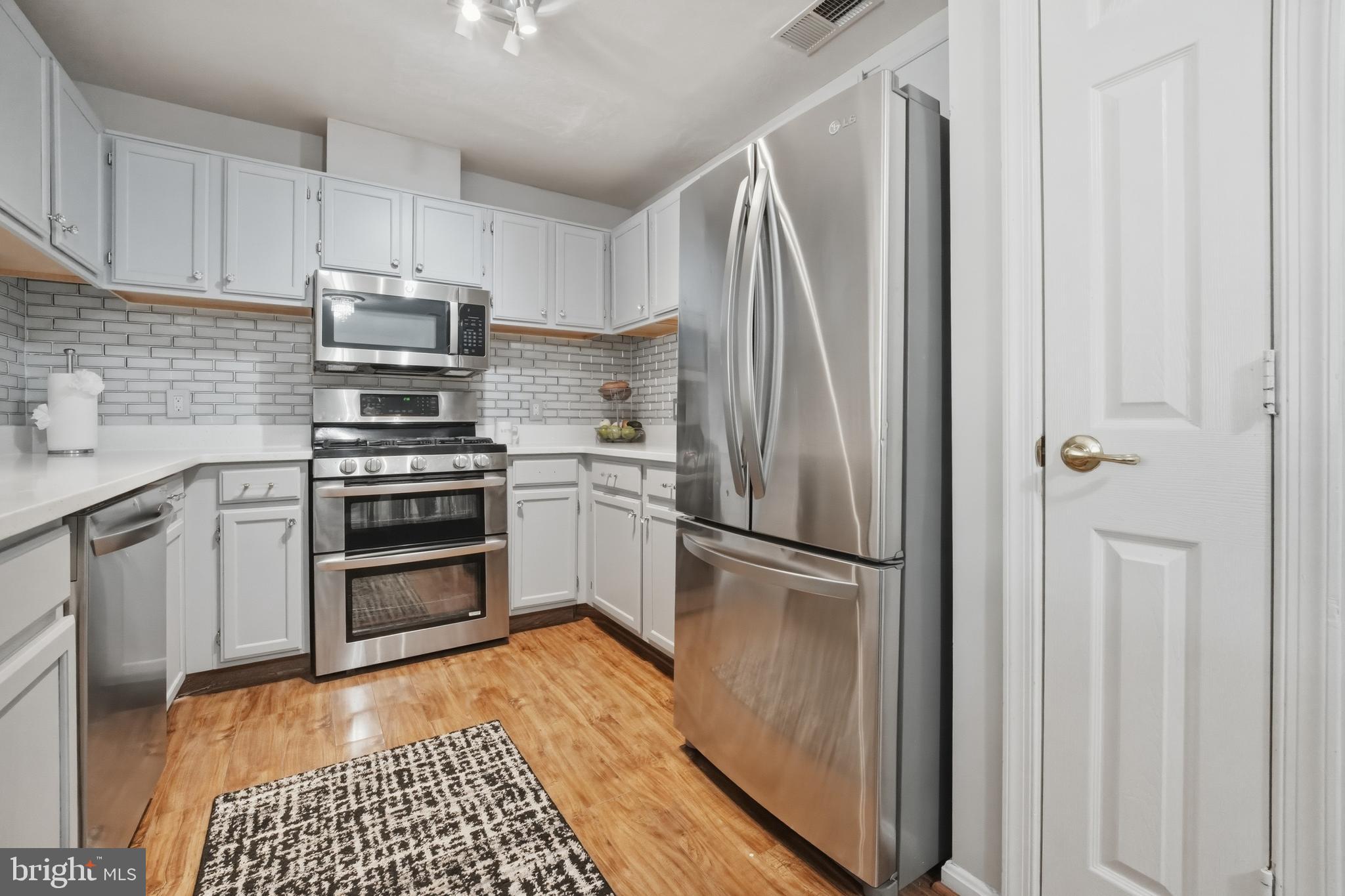 RUSSETT - Residential