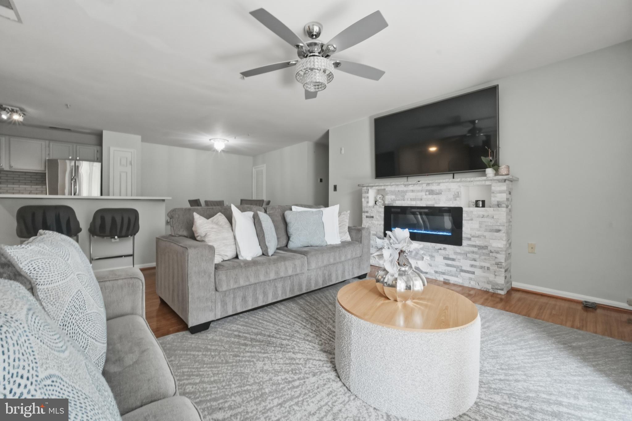 RUSSETT - Residential