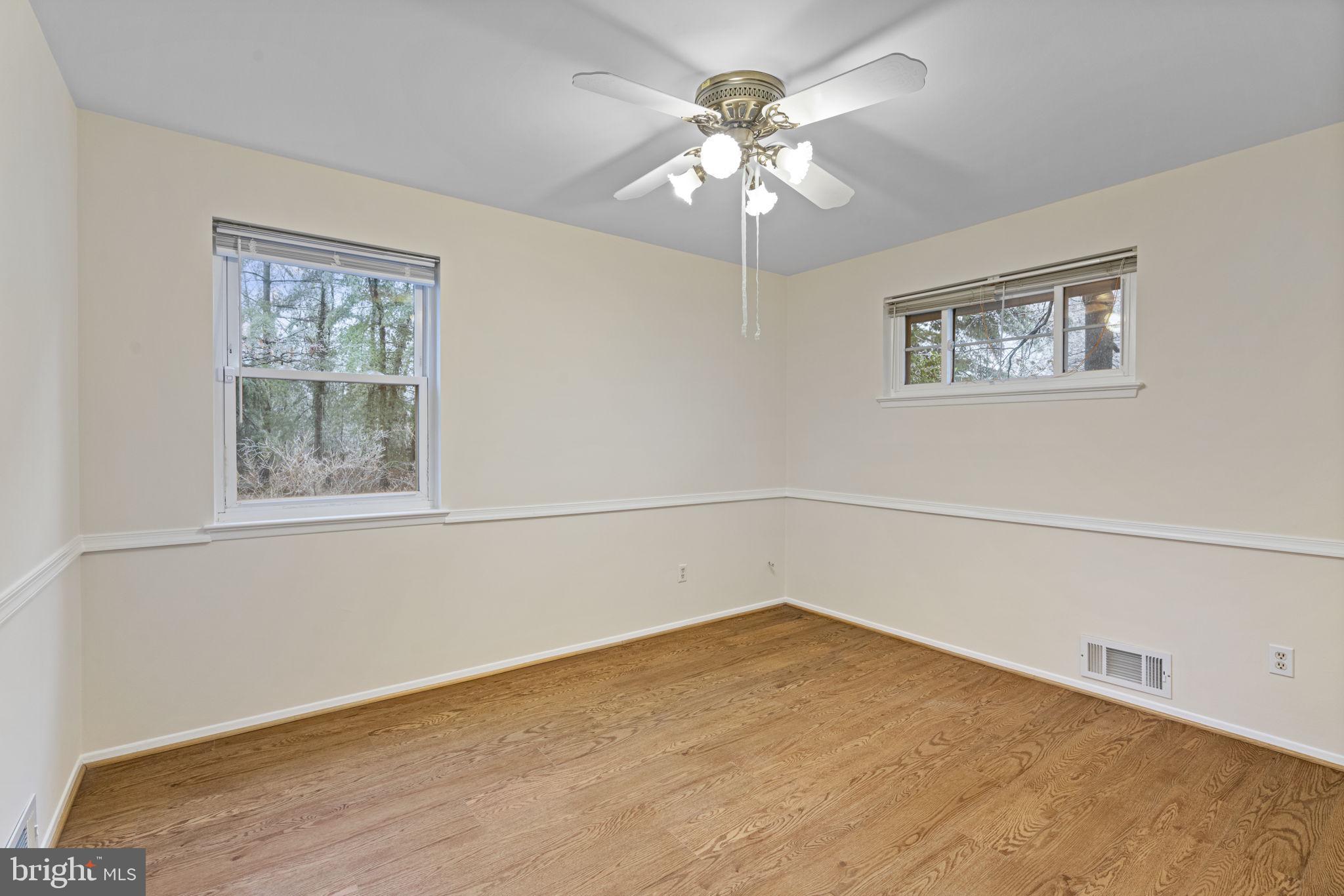 LAWNVALE ESTATES - Residential Lease