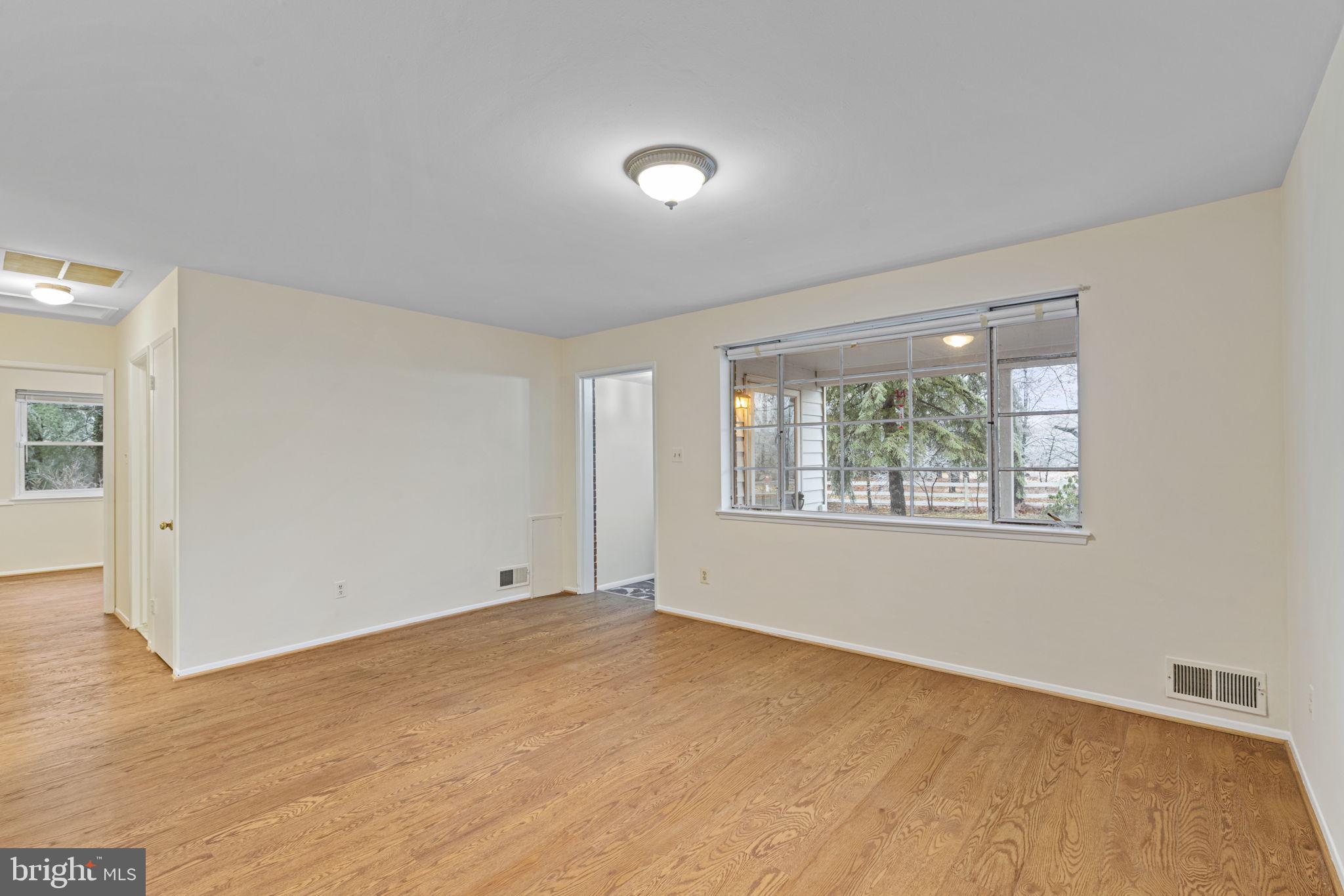 LAWNVALE ESTATES - Residential Lease