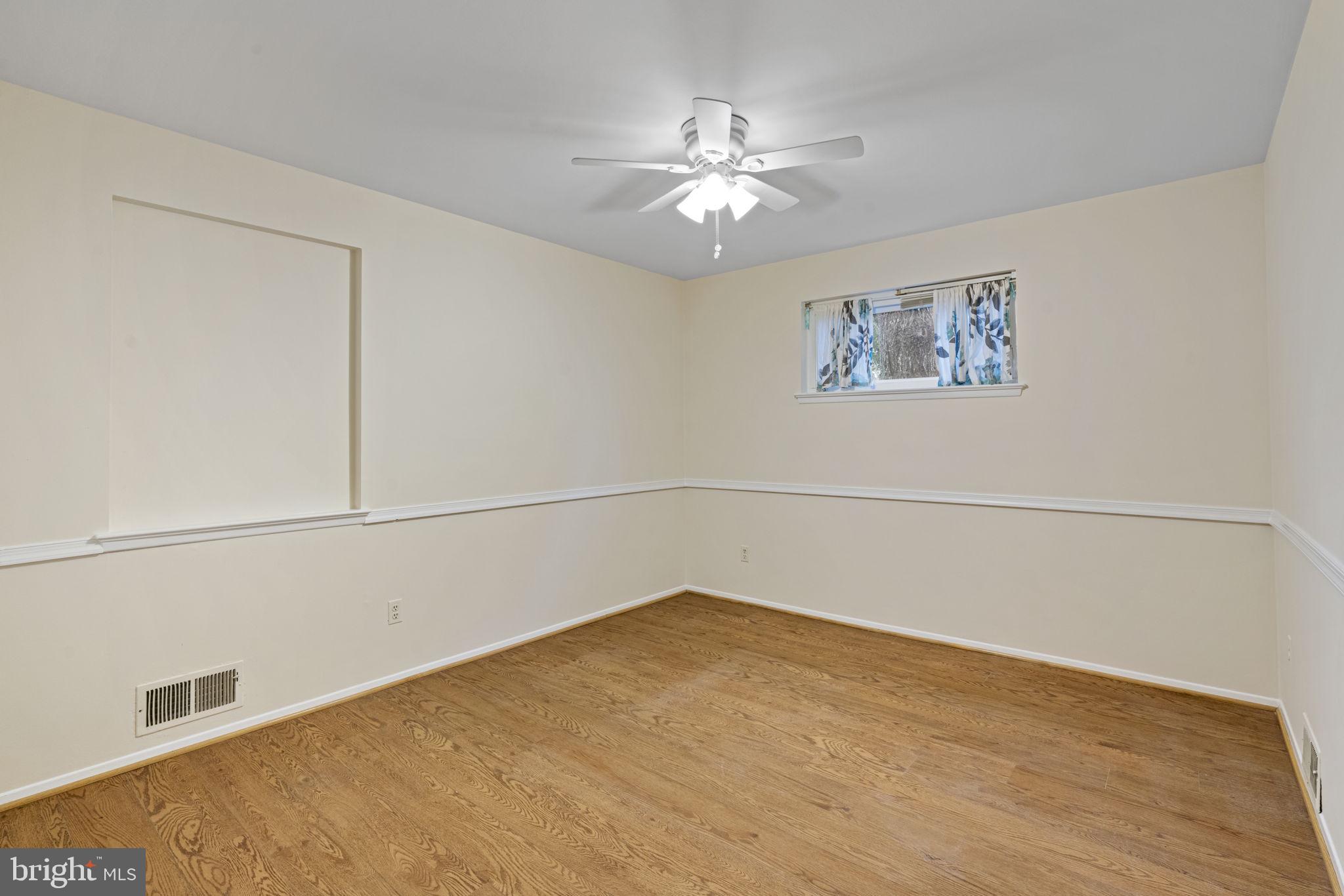 LAWNVALE ESTATES - Residential Lease