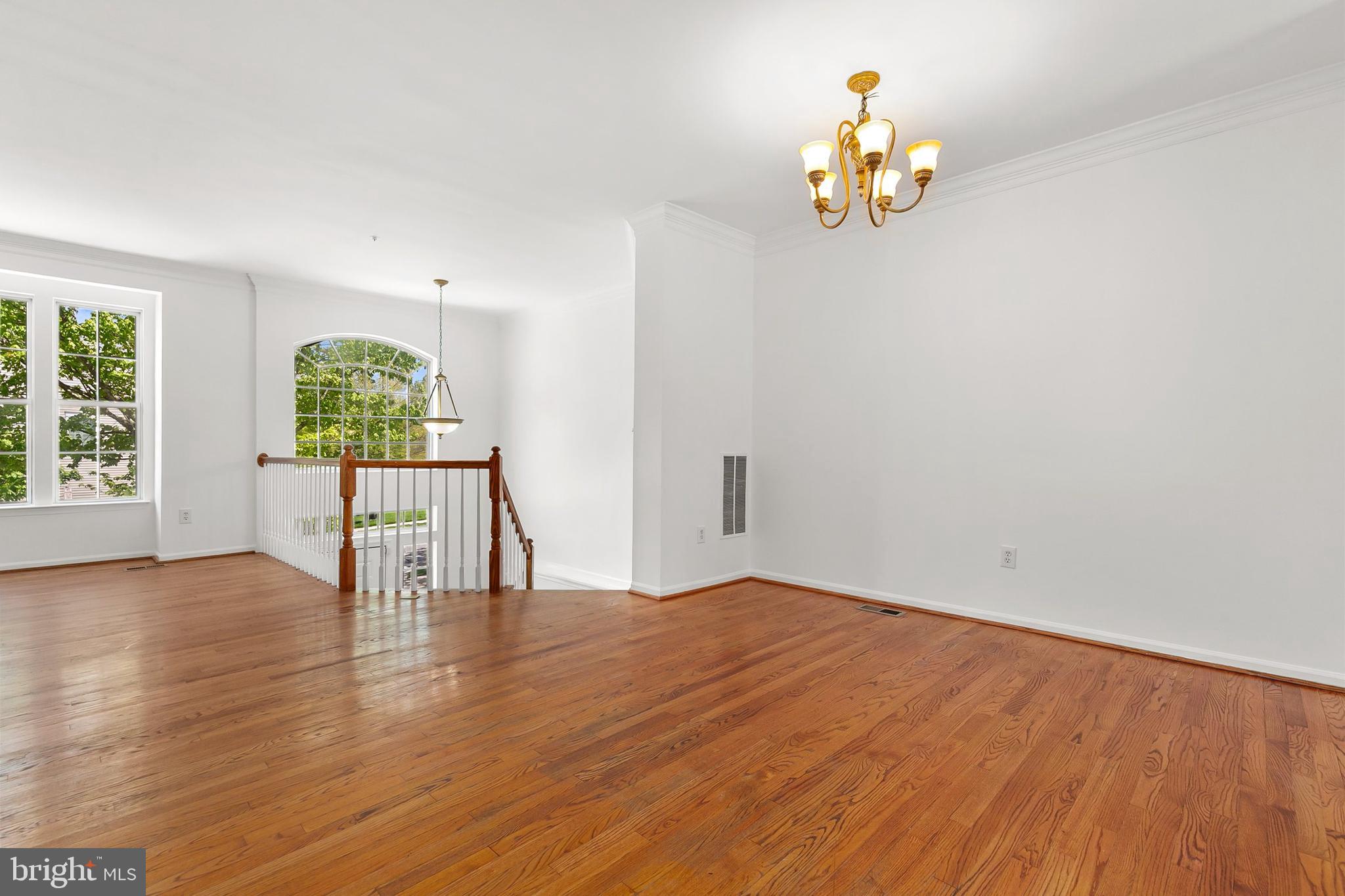 HOLLIFIELD STATION - Residential