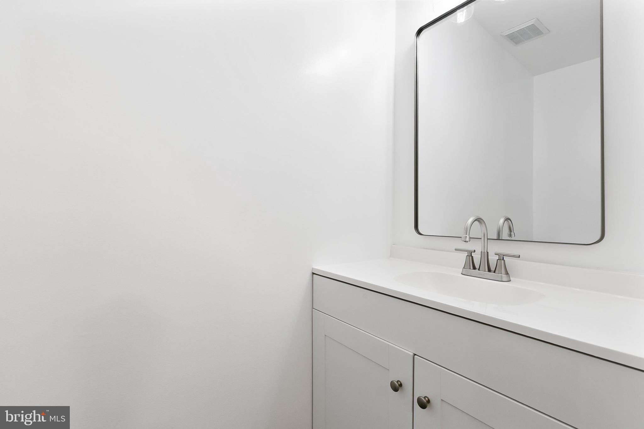 HOLLIFIELD STATION - Residential