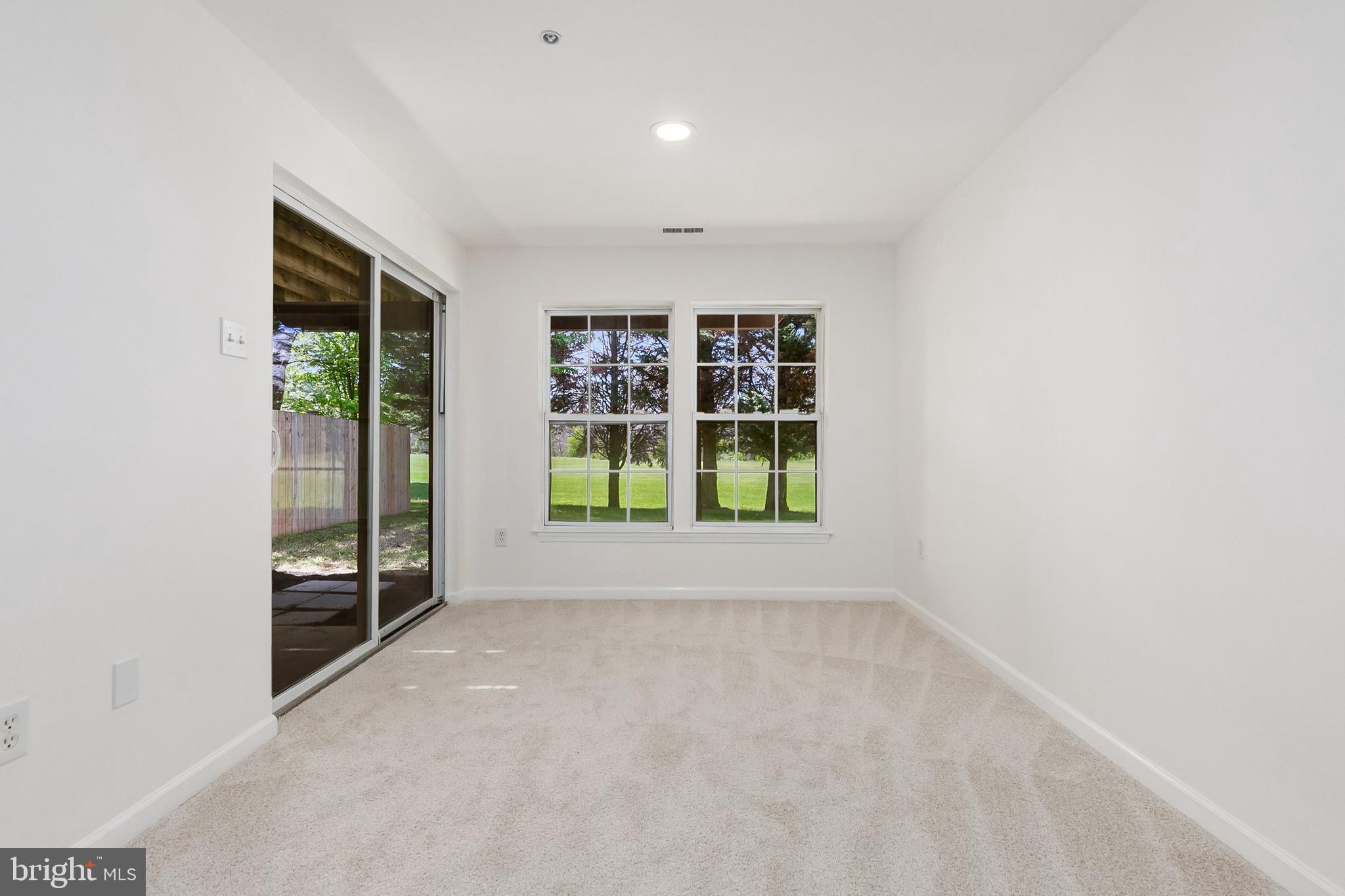 HOLLIFIELD STATION - Residential