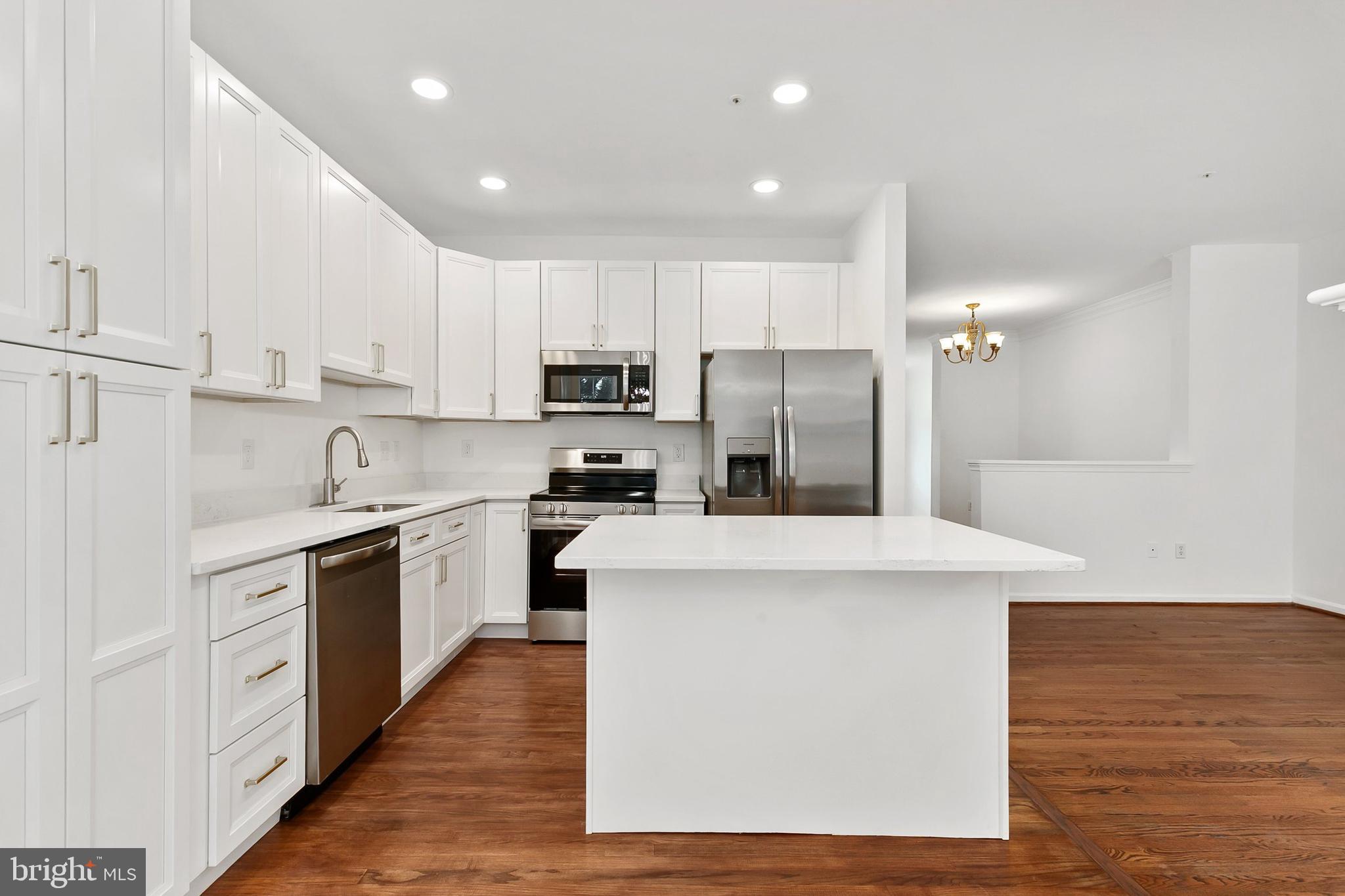 HOLLIFIELD STATION - Residential